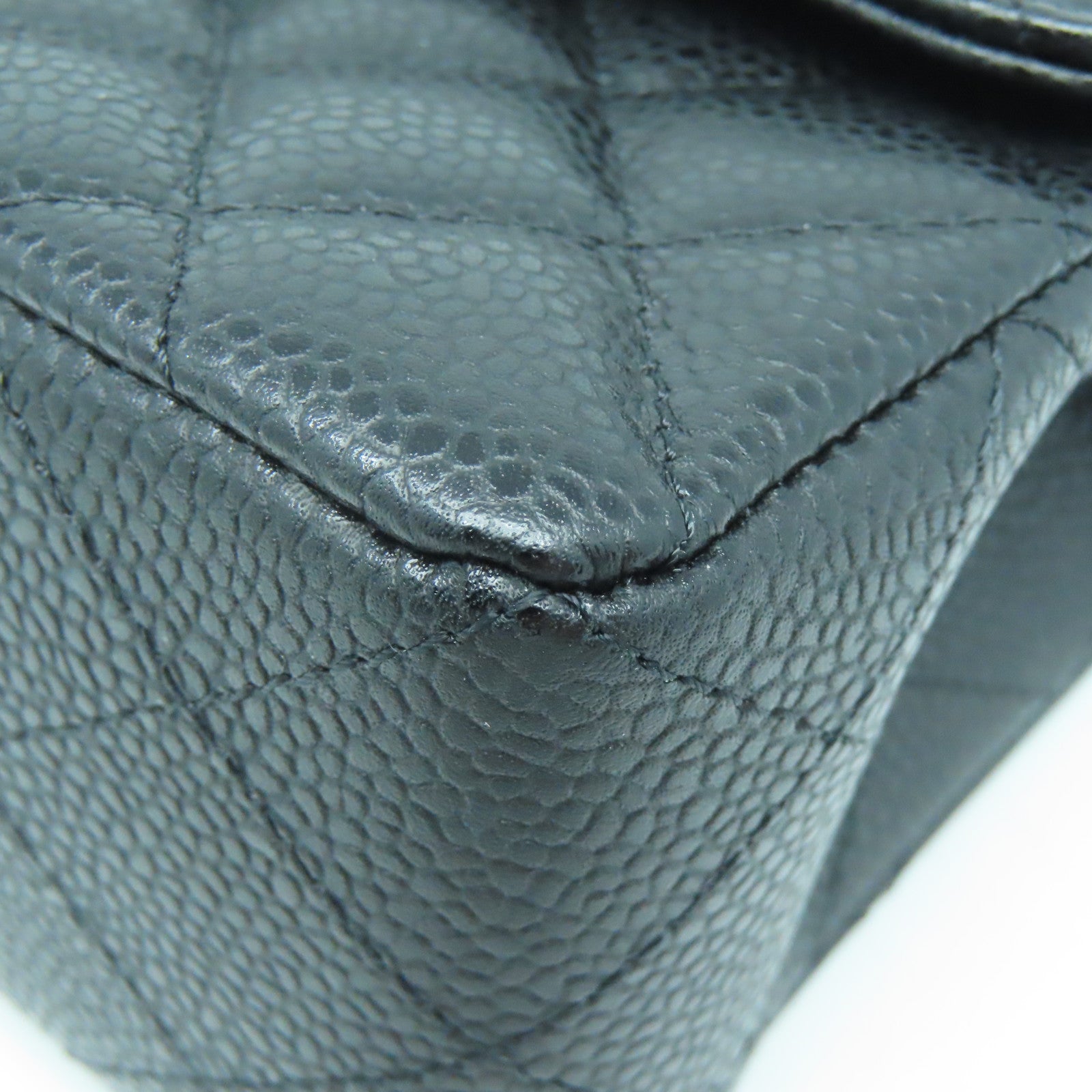 CHANEL 菱格Caviar皮革Classic Bag金扣链带肩背袋黑色