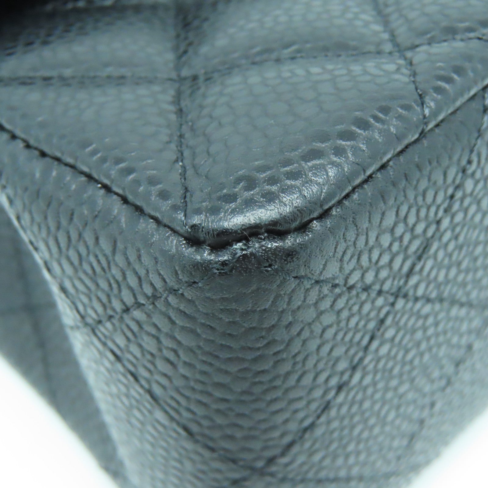 CHANEL 菱格Caviar皮革Classic Bag金扣链带肩背袋黑色