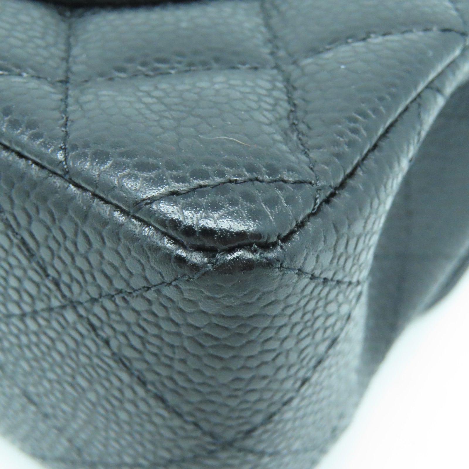 CHANEL 菱格Caviar皮革Classic Bag金扣链带肩背袋黑色