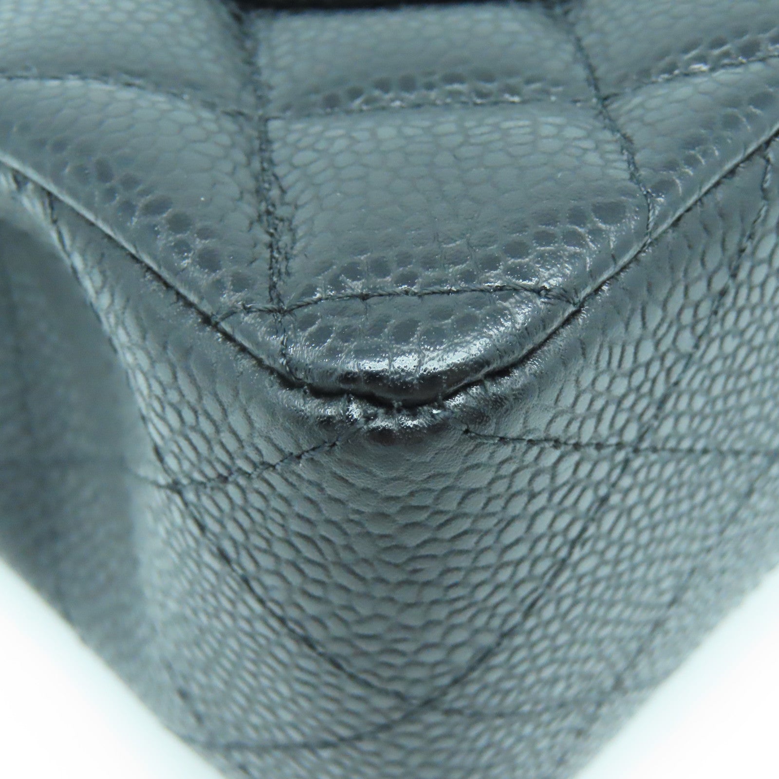CHANEL 菱格Caviar皮革Classic Bag金扣链带肩背袋黑色
