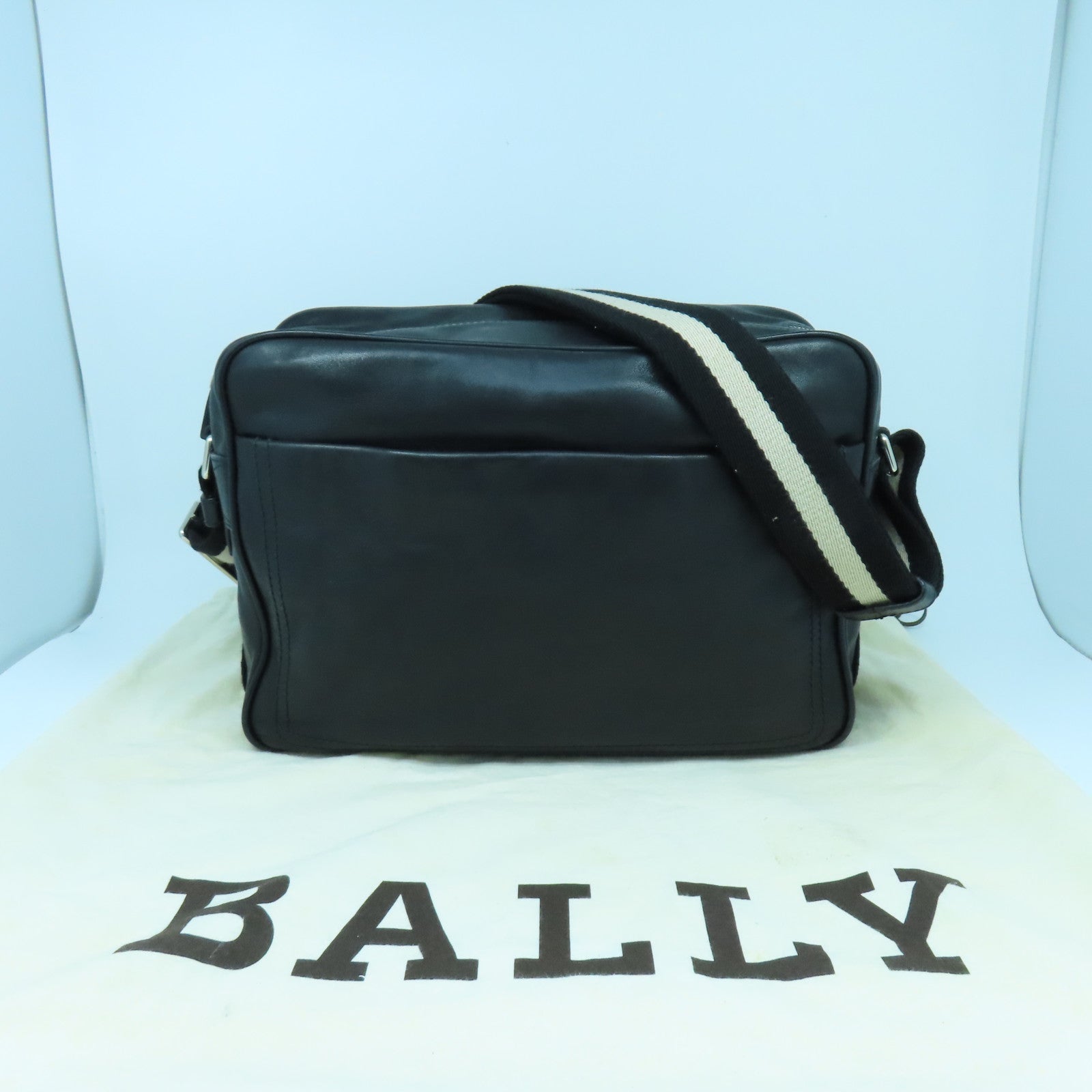 BALLY 牛皮皮革Messenger Bag銀扣肩背袋黑色