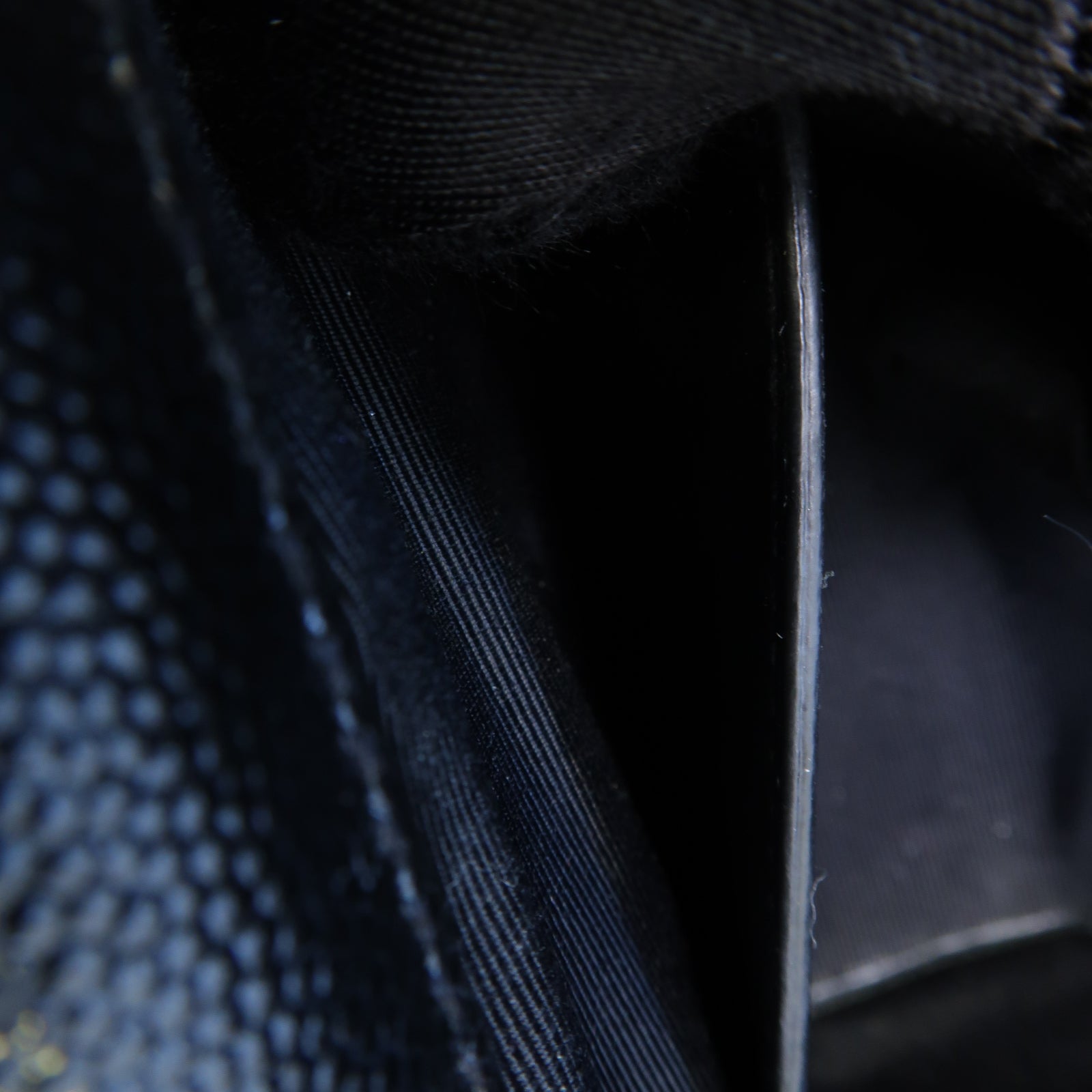 SAINT LAURENT 牛皮皮革Shoulder Bag金扣鏈帶肩背袋黒色