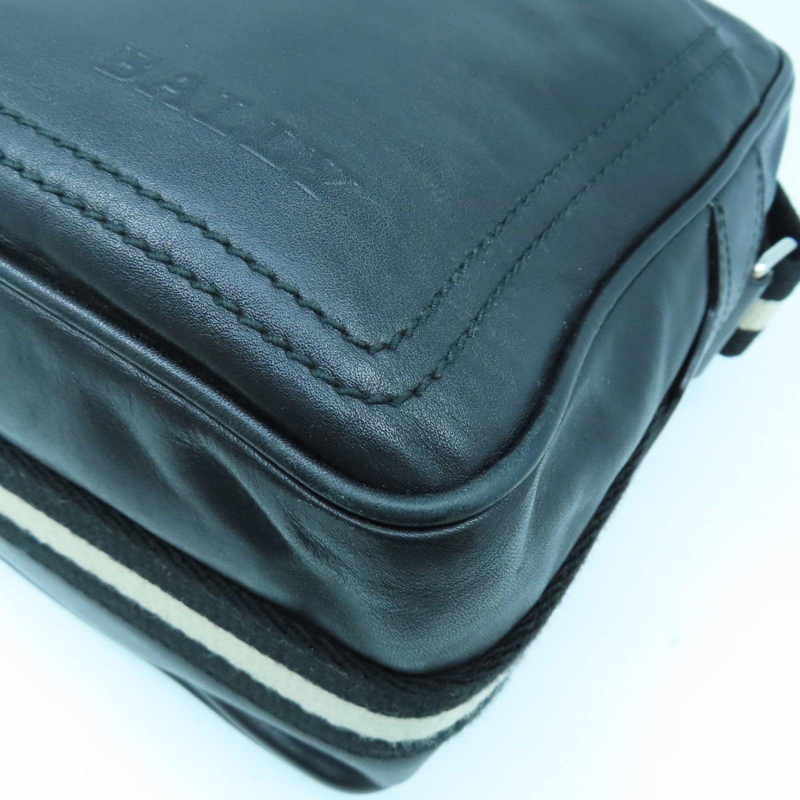 BALLY 牛皮皮革Messenger Bag銀扣肩背袋黑色