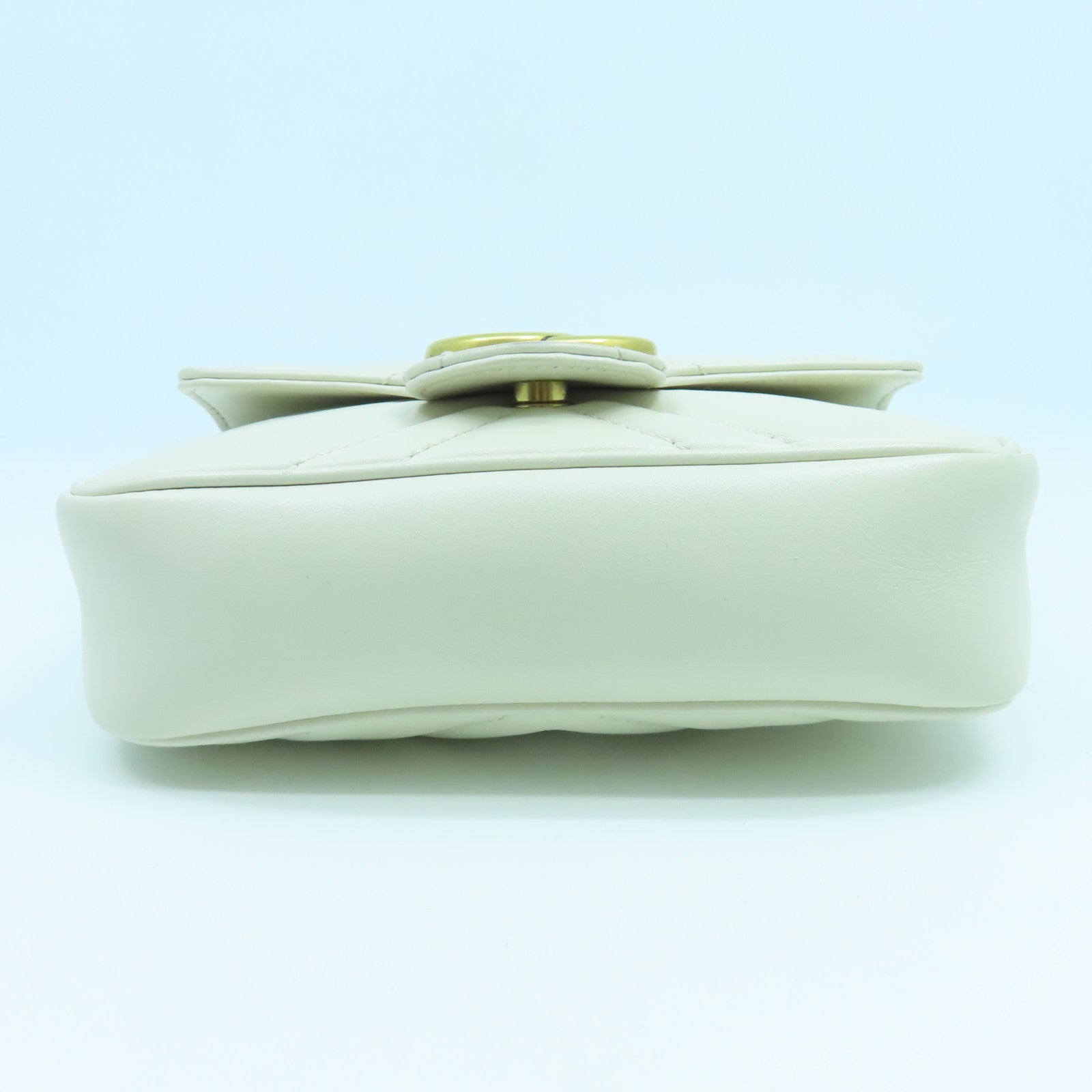 GUCCI cowhide leather Mini GG Marmont gold buckle chain shoulder bag white