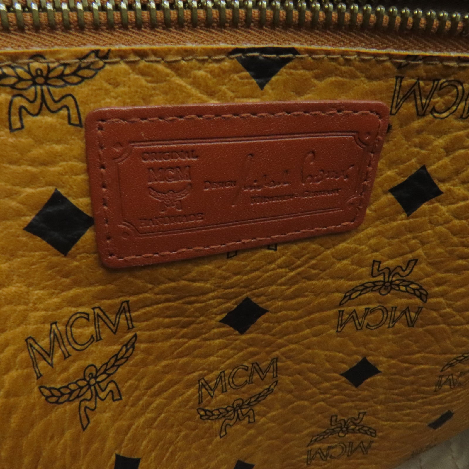 MCM 牛皮皮革Shoulder Bag肩背袋啡色