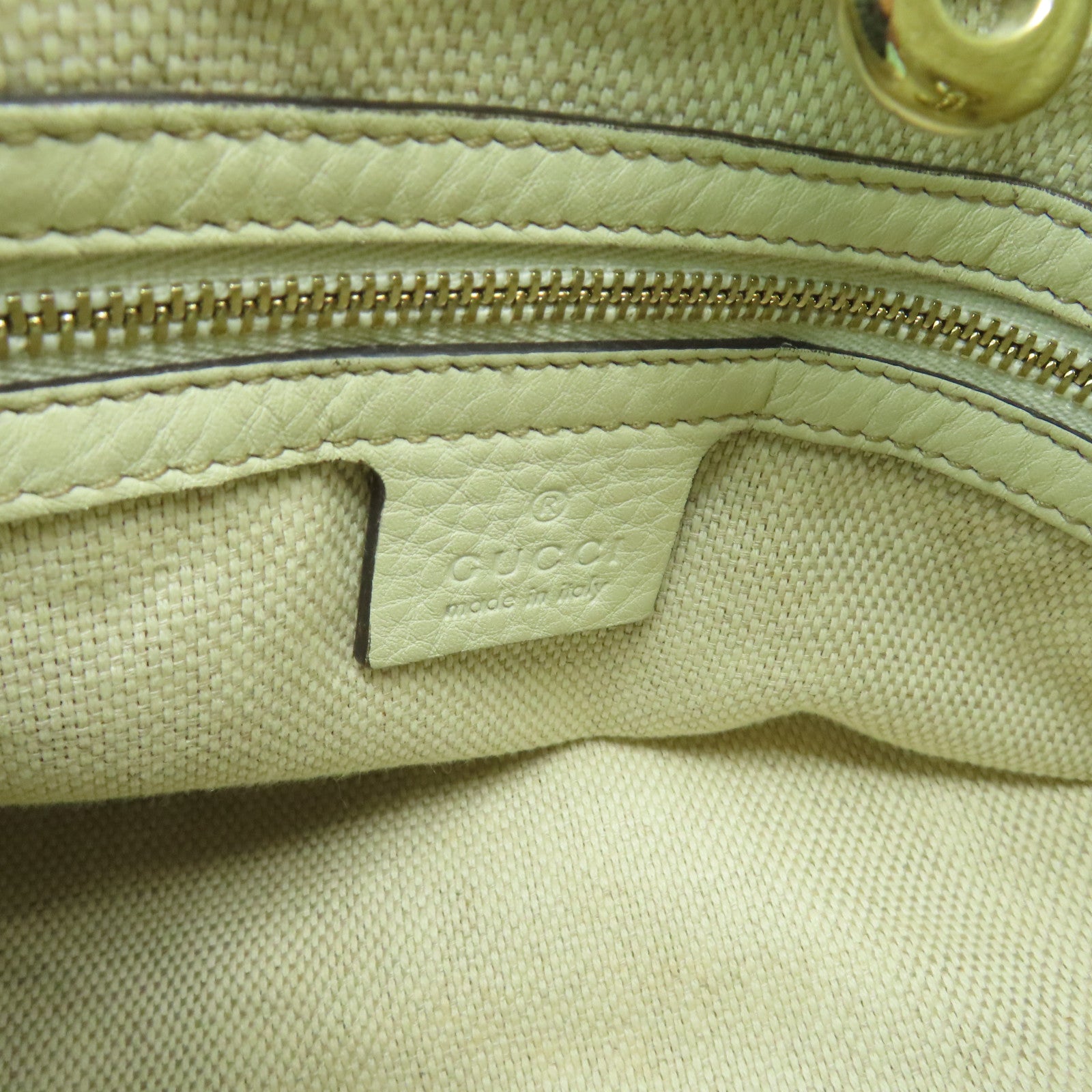 GUCCI 【激減優惠】牛皮皮革Soho Chain Shoulder Bag金扣鏈帶肩背袋白色