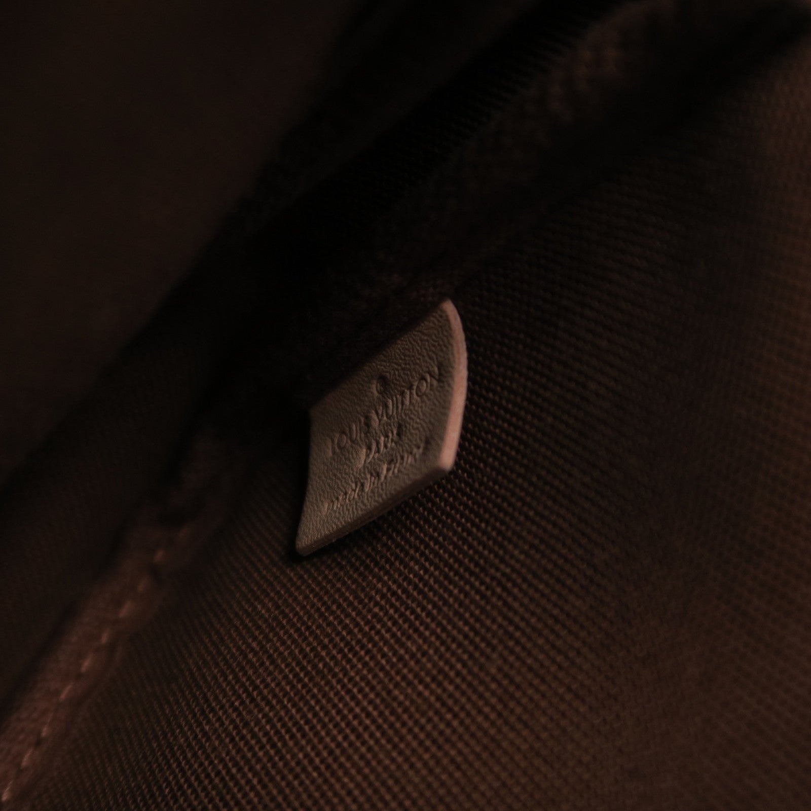 LOUIS VUITTON Monogram Pochette Accessoires金扣手挽肩背兩用袋啡色/粉紅色