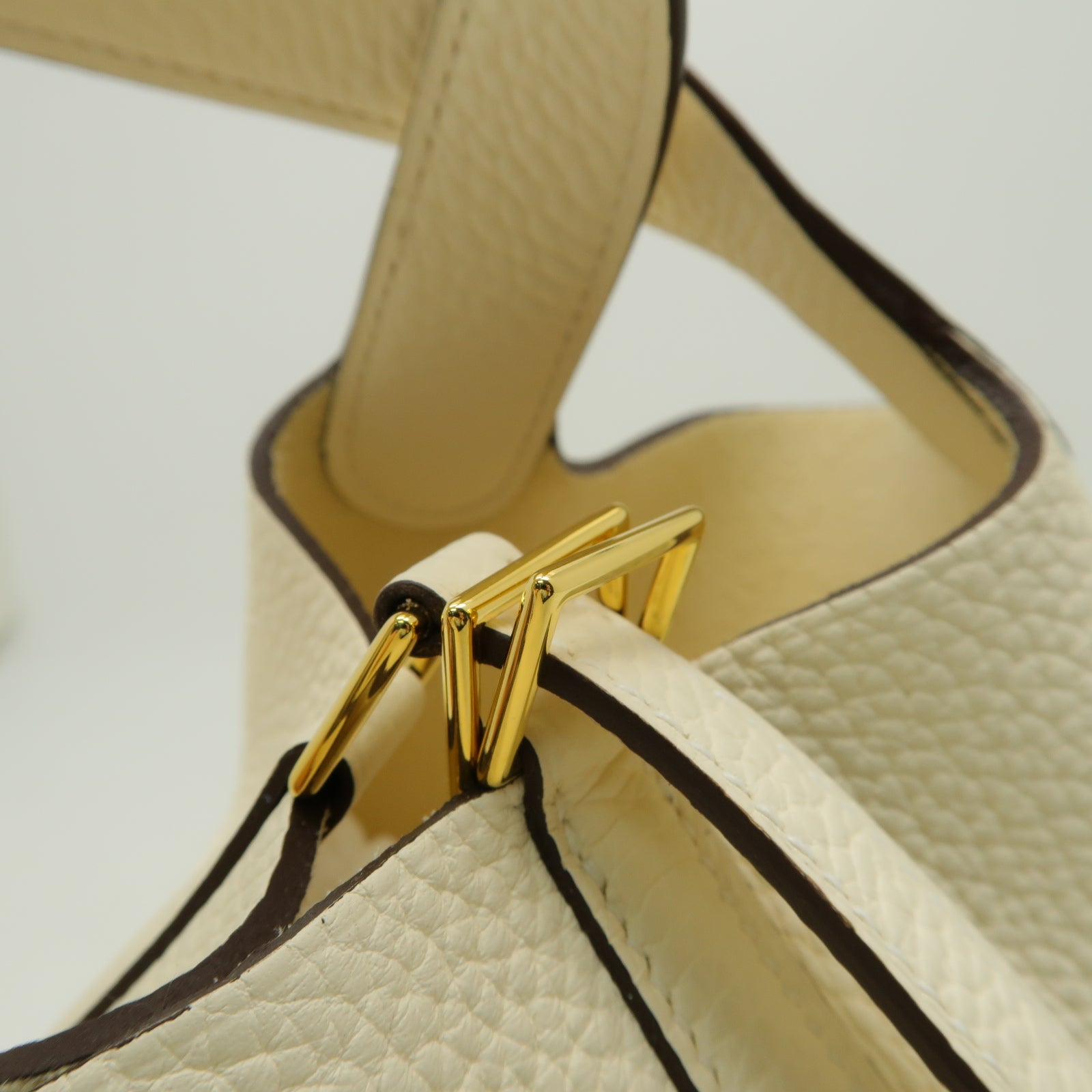 HERMES Clemence皮革Picotin PM金扣手挽袋Nata白色