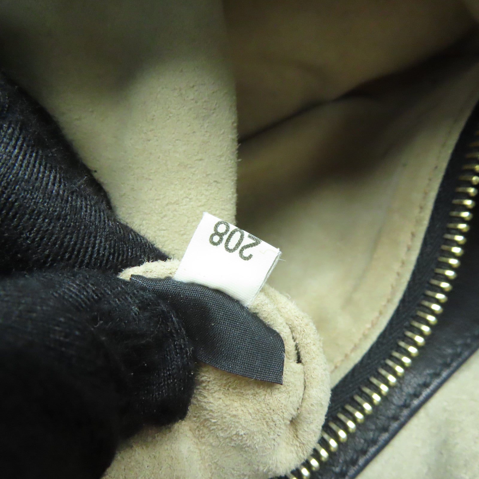 PRADA 牛皮皮革Shoulder Bag金扣肩背袋黑色