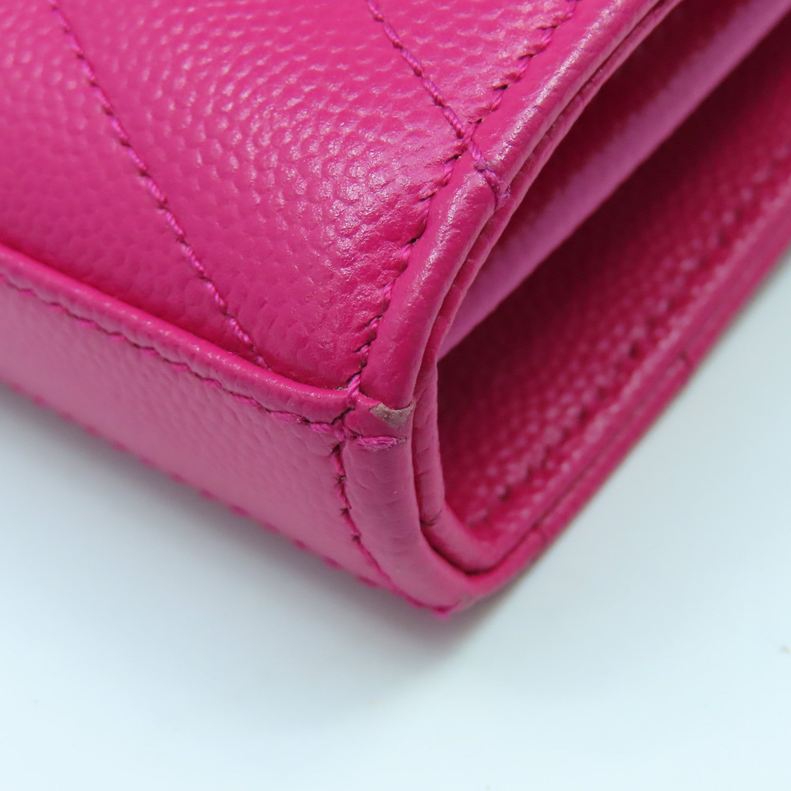 SAINT LAURENT Chain Wallet Gold Buckle Chain Shoulder Bag in Caviar Leather Pink
