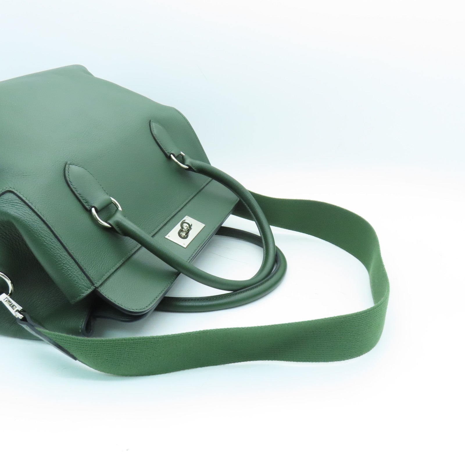 HERMES Evercolor Leather Toolbox 26 Silver Buckle Hand Shoulder Backpack Alligator Army Green