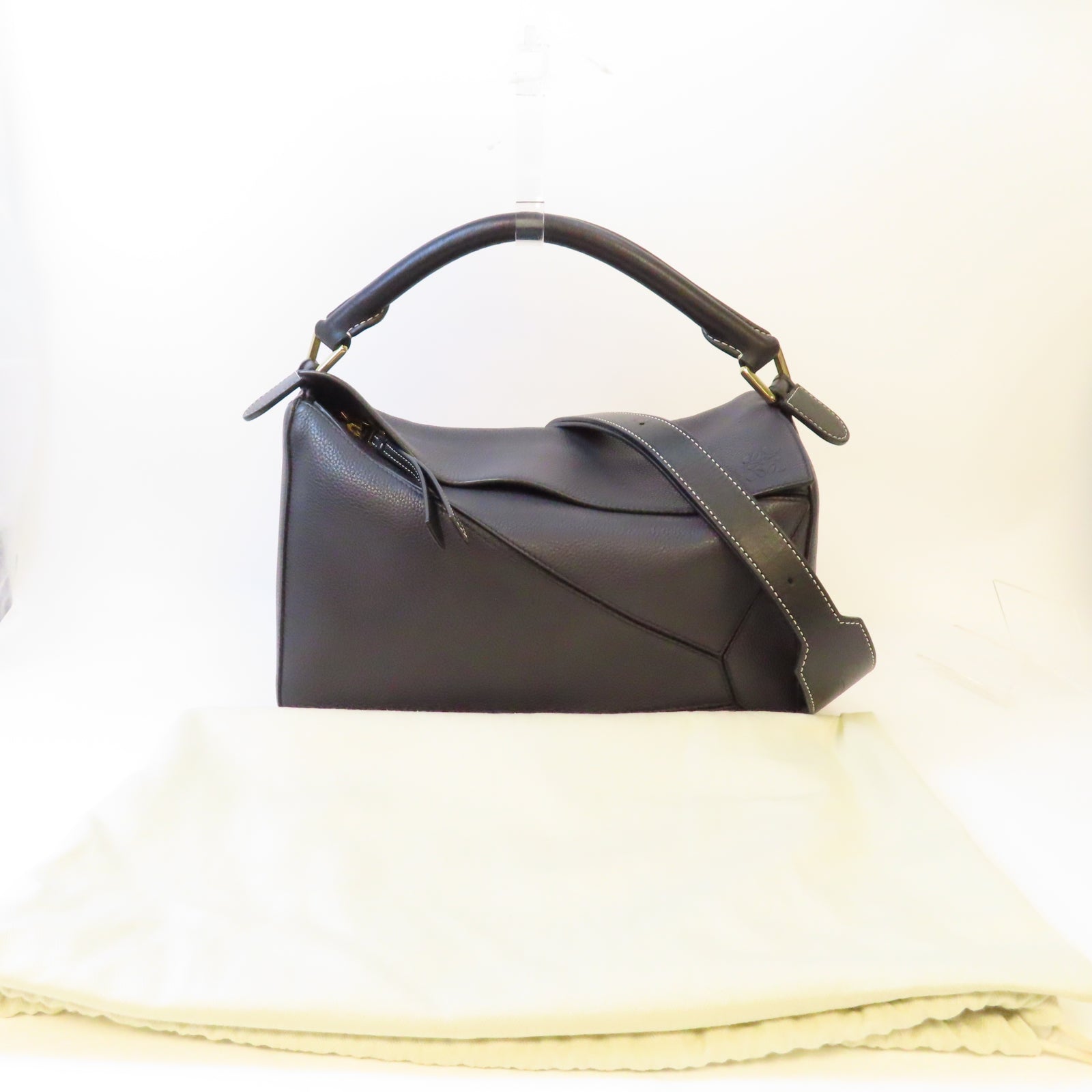 LOEWE 牛皮皮革Puzzle Medium金扣手挽肩背兩用袋黑色