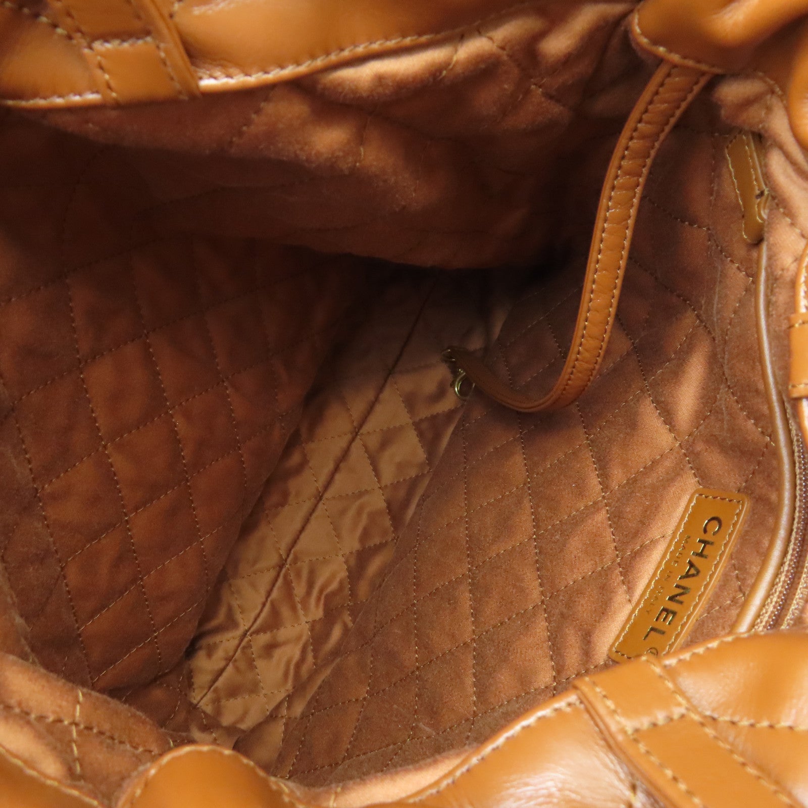 CHANEL 菱格牛皮皮革Chanel 22 Backpack金扣背包啡色