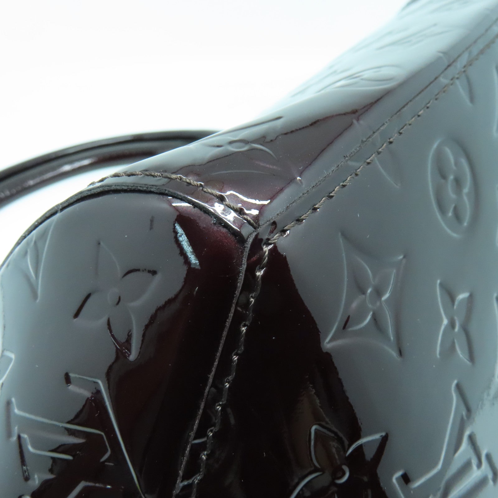 LOUIS VUITTON Monogram Vernis Sherwood PM Gold Buckle Shoulder Bag