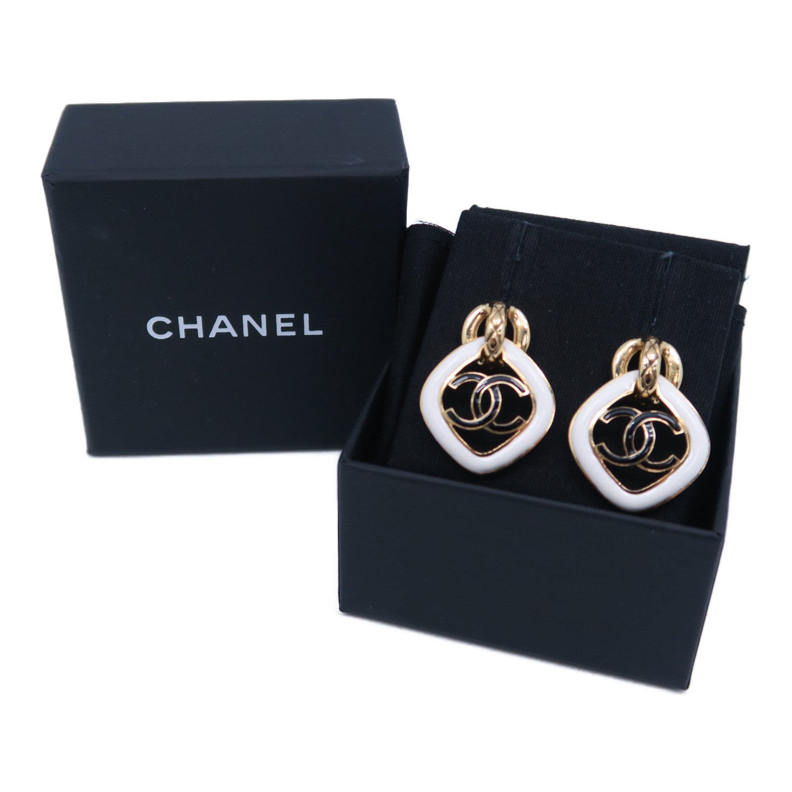 CHANEL 金屬Earrings金扣耳環白色/黑色