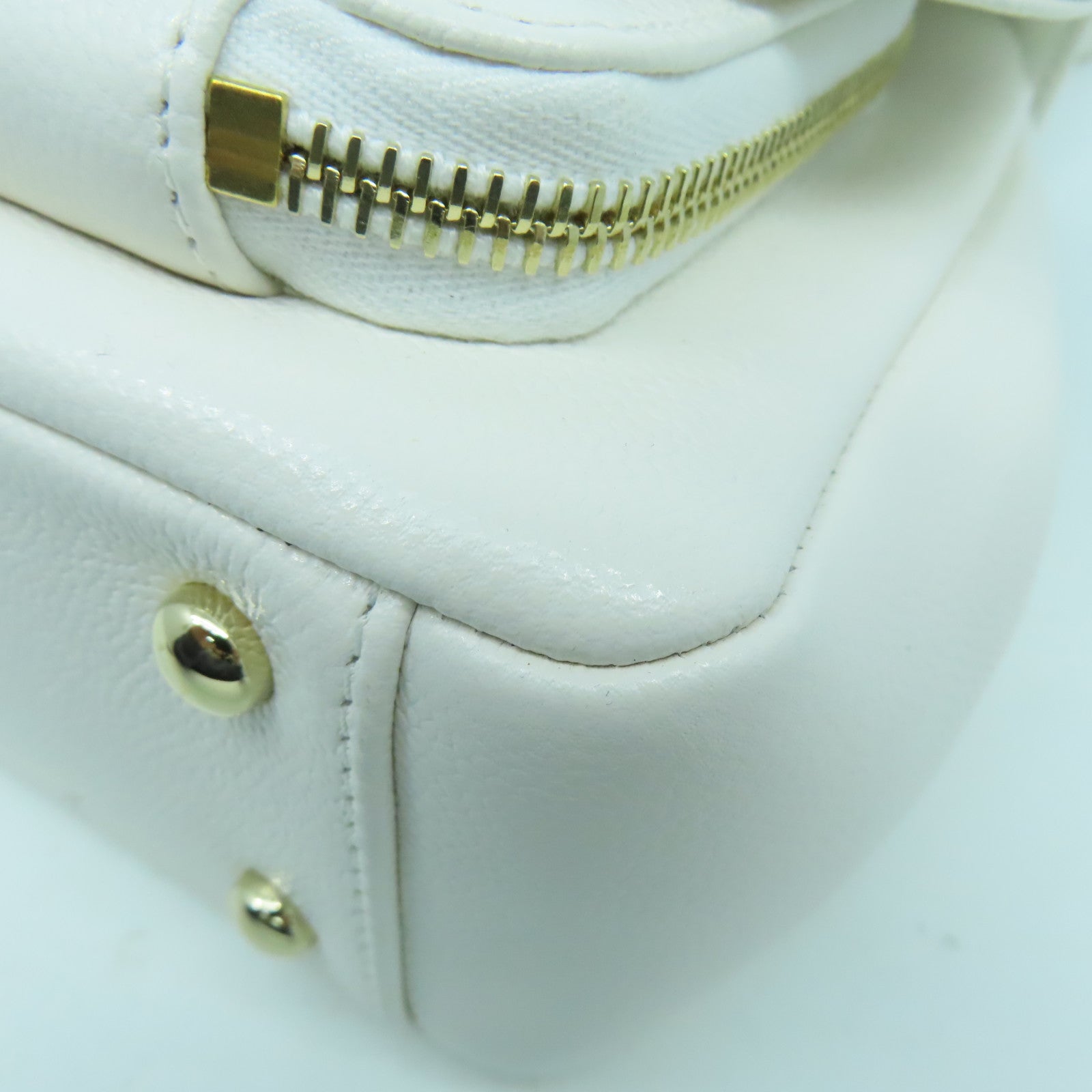 CHANEL 菱格Caviar皮革Business Affinity Bag金扣鏈帶手挽肩背兩用袋白色