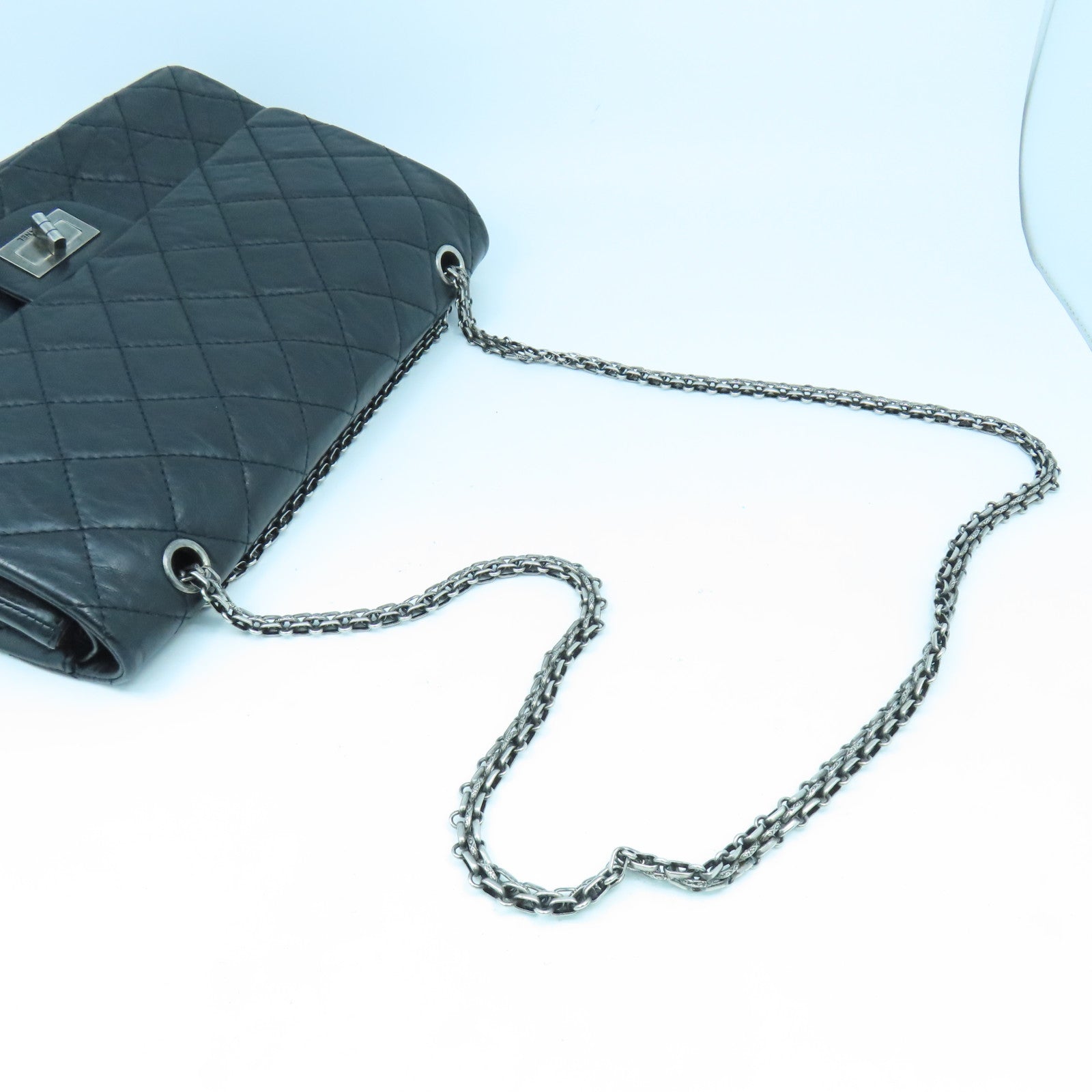 CHANEL 菱格牛皮皮革2.55 Chain Shoulder銀扣鏈帶肩背袋黑色