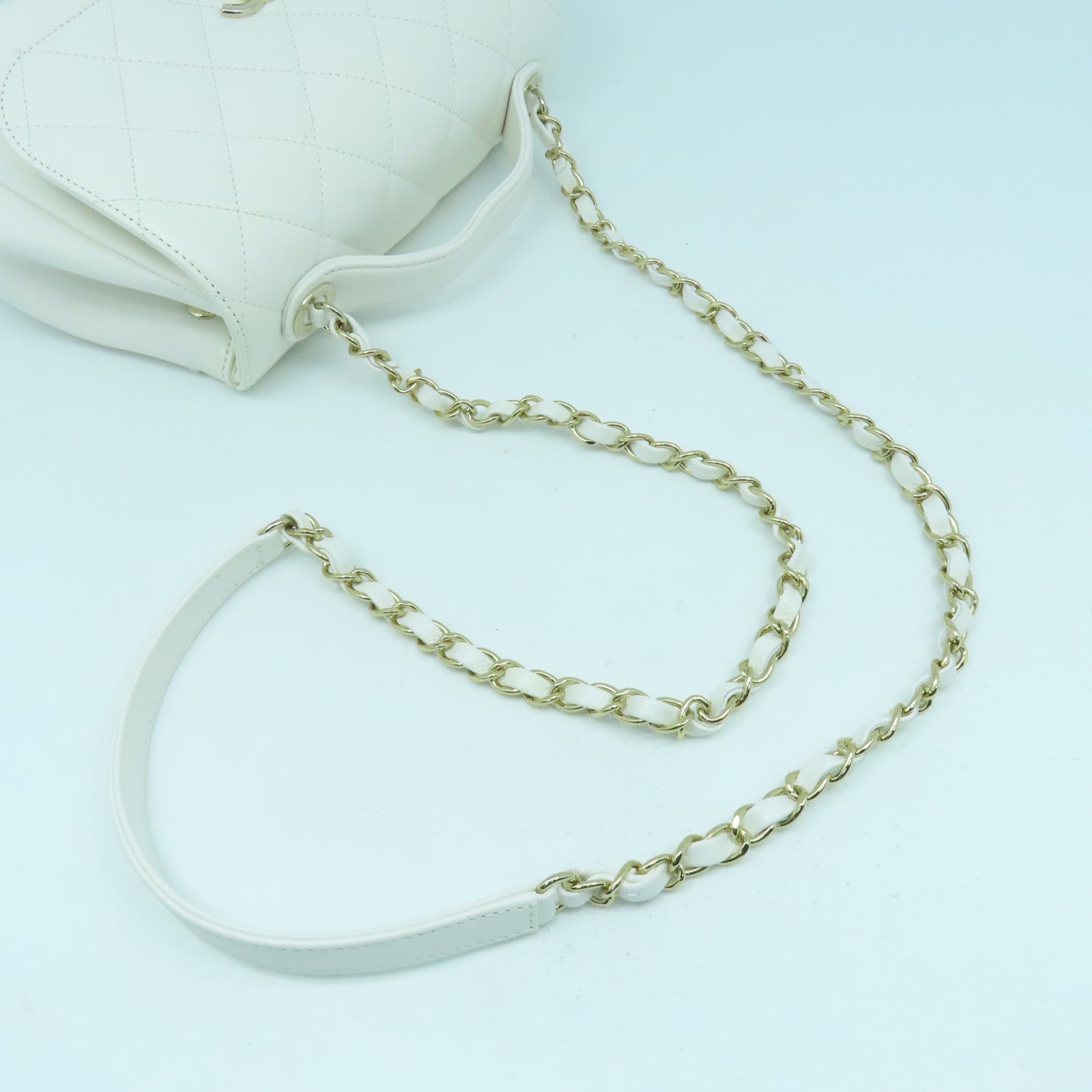 CHANEL 菱格Caviar皮革Business Affinity Bag金扣鏈帶手挽肩背兩用袋白色