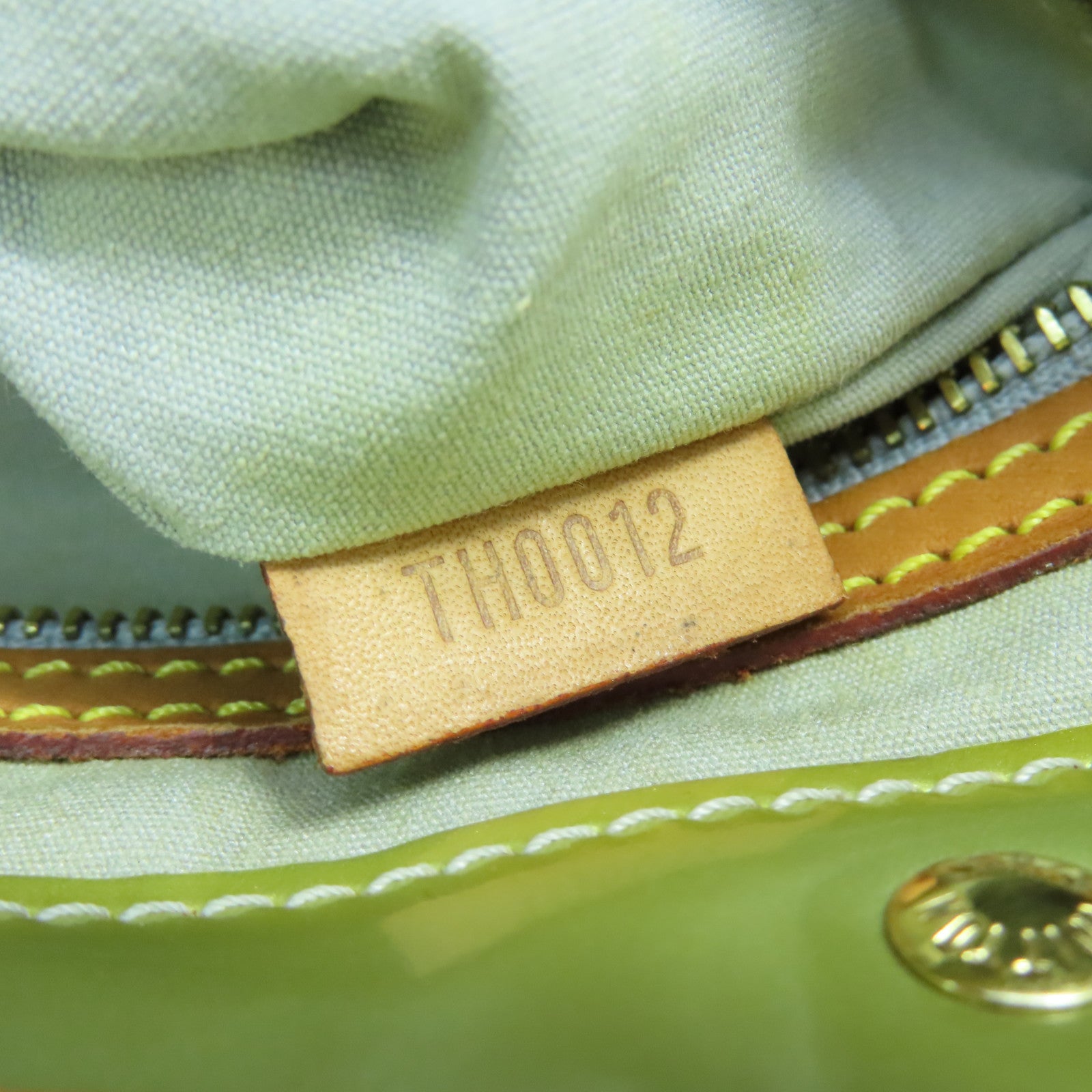 LOUIS VUITTON Vernis Reade MM金扣手挽袋绿色
