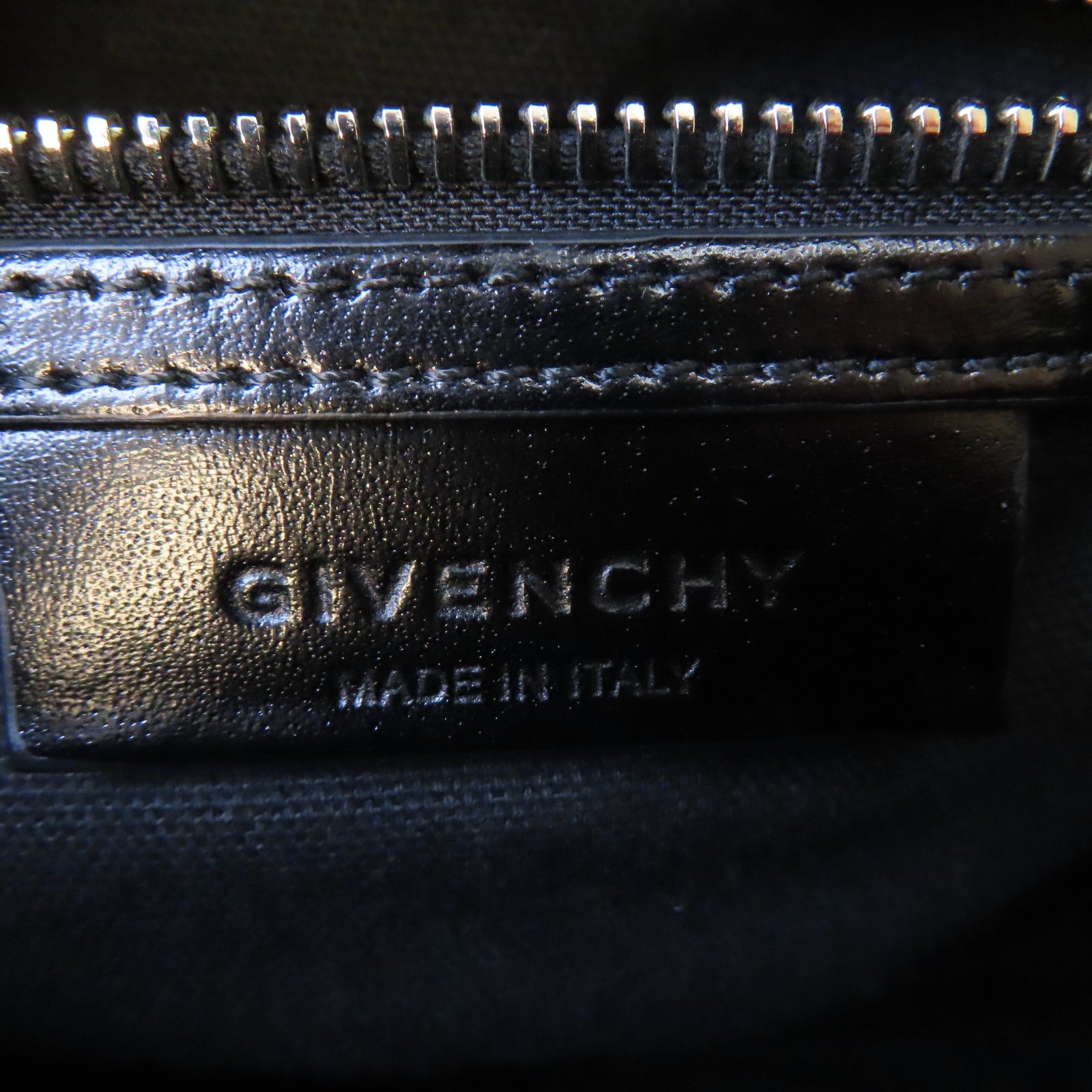 GIVENCHY 牛皮皮革Antigona銀扣手挽肩背兩用袋黑色