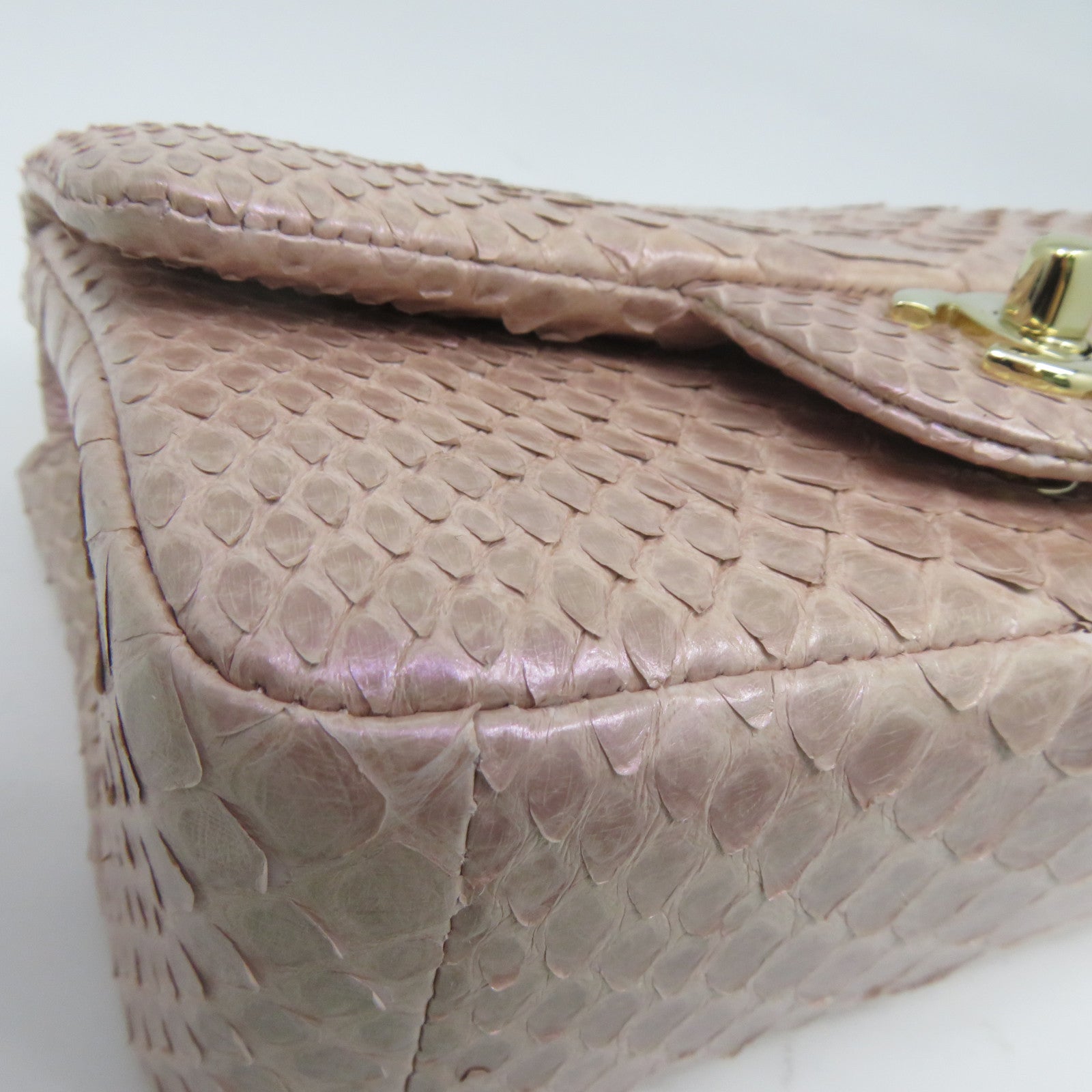 CHANEL 蛇皮皮革Chain Shoulder金扣鏈帶肩背袋粉紅色