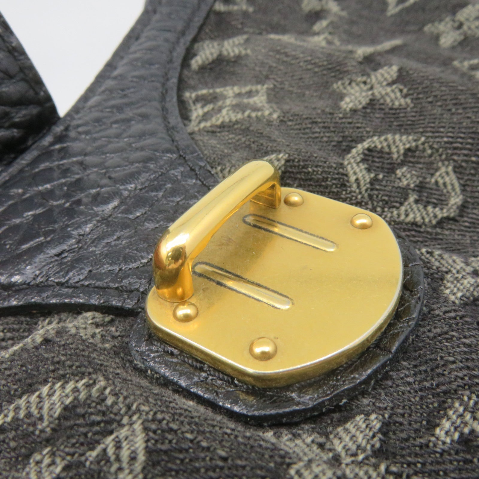 LOUIS VUITTON Monogram Denim XS Shoulder Bag金扣肩背袋黑色