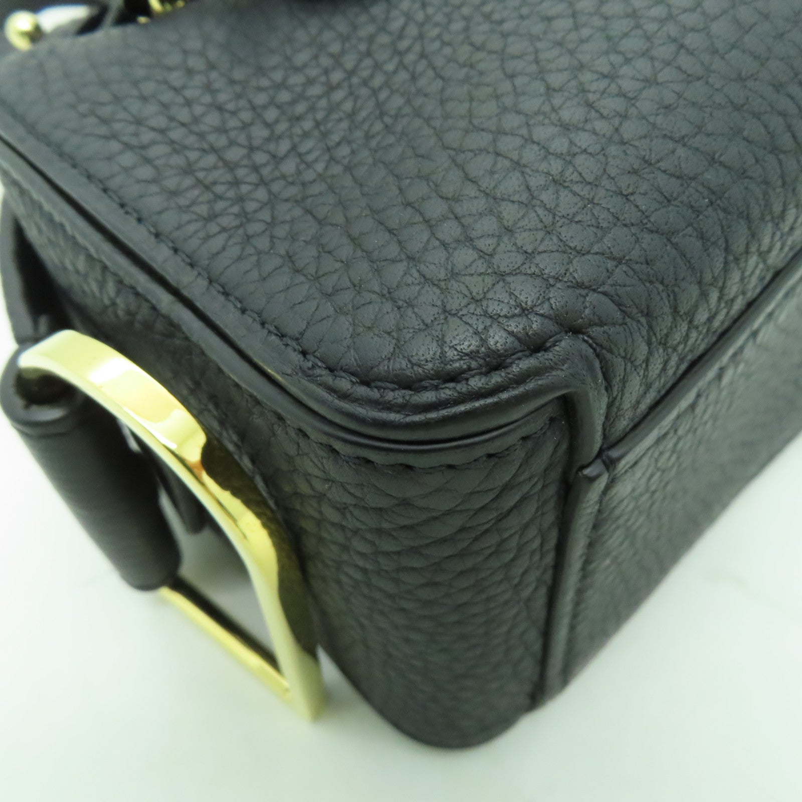 SELECTION Taurillon Soft皮革Cool Box Nano金扣手挽肩背兩用袋黑色