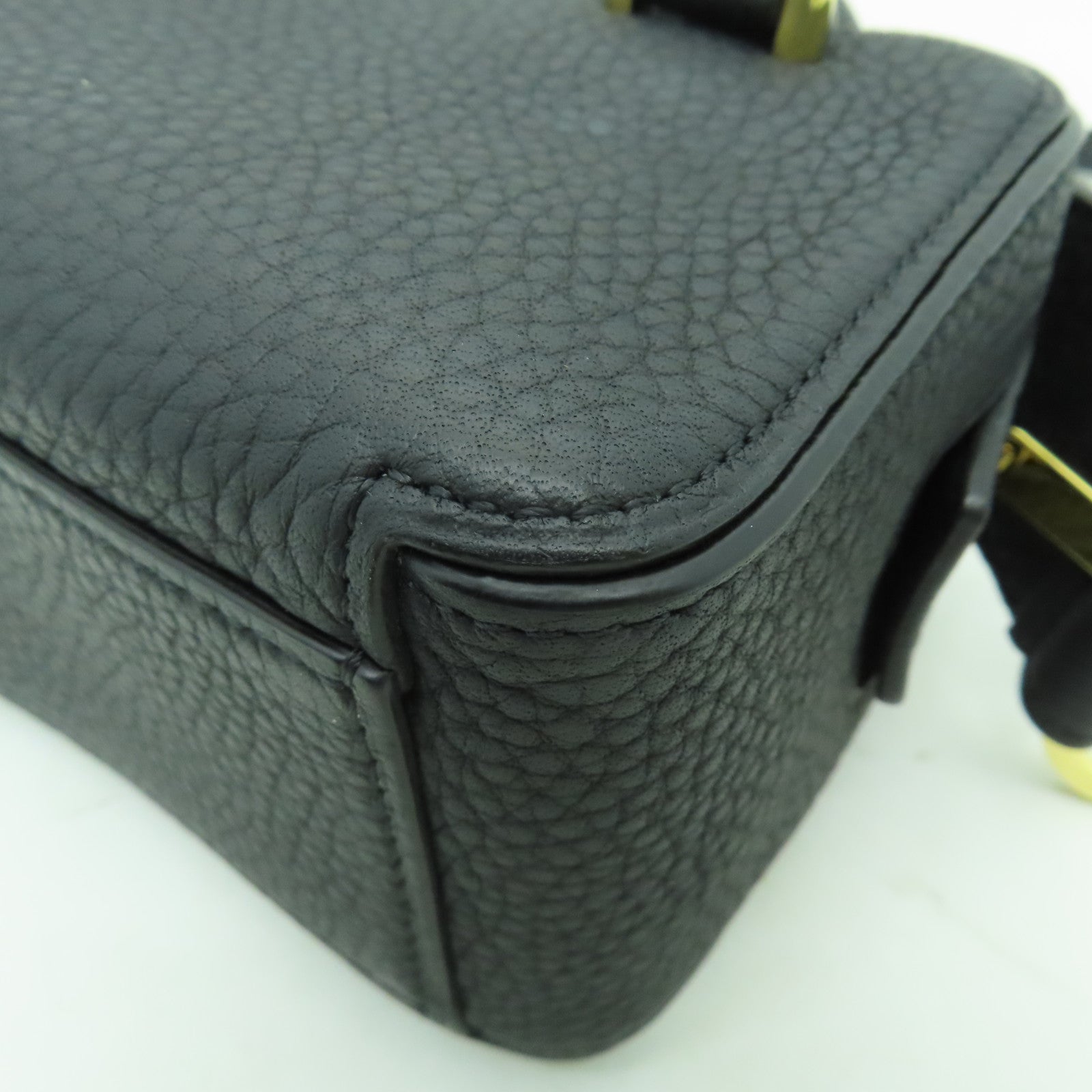 SELECTION Taurillon Soft皮革Cool Box Nano金扣手挽肩背兩用袋黑色