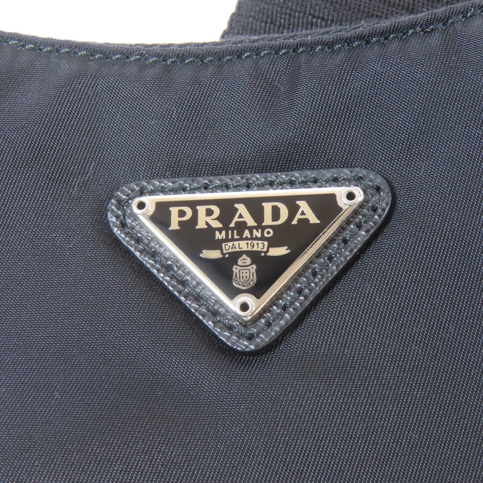 PRADA 尼龍Re-Edition2005銀扣手挽肩背兩用袋黑色
