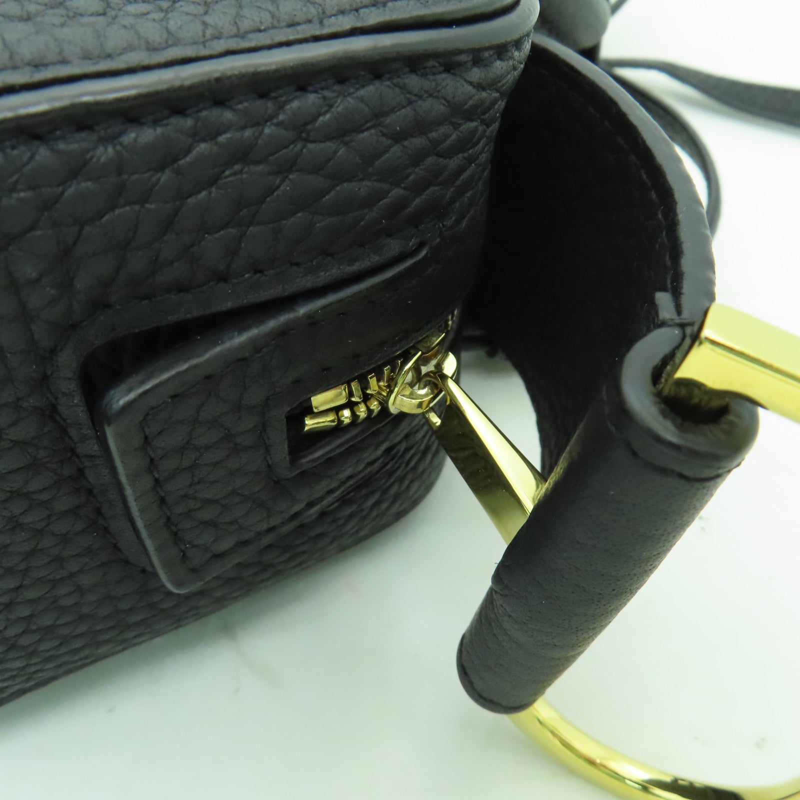 SELECTION Taurillon Soft皮革Cool Box Nano金扣手挽肩背兩用袋黑色