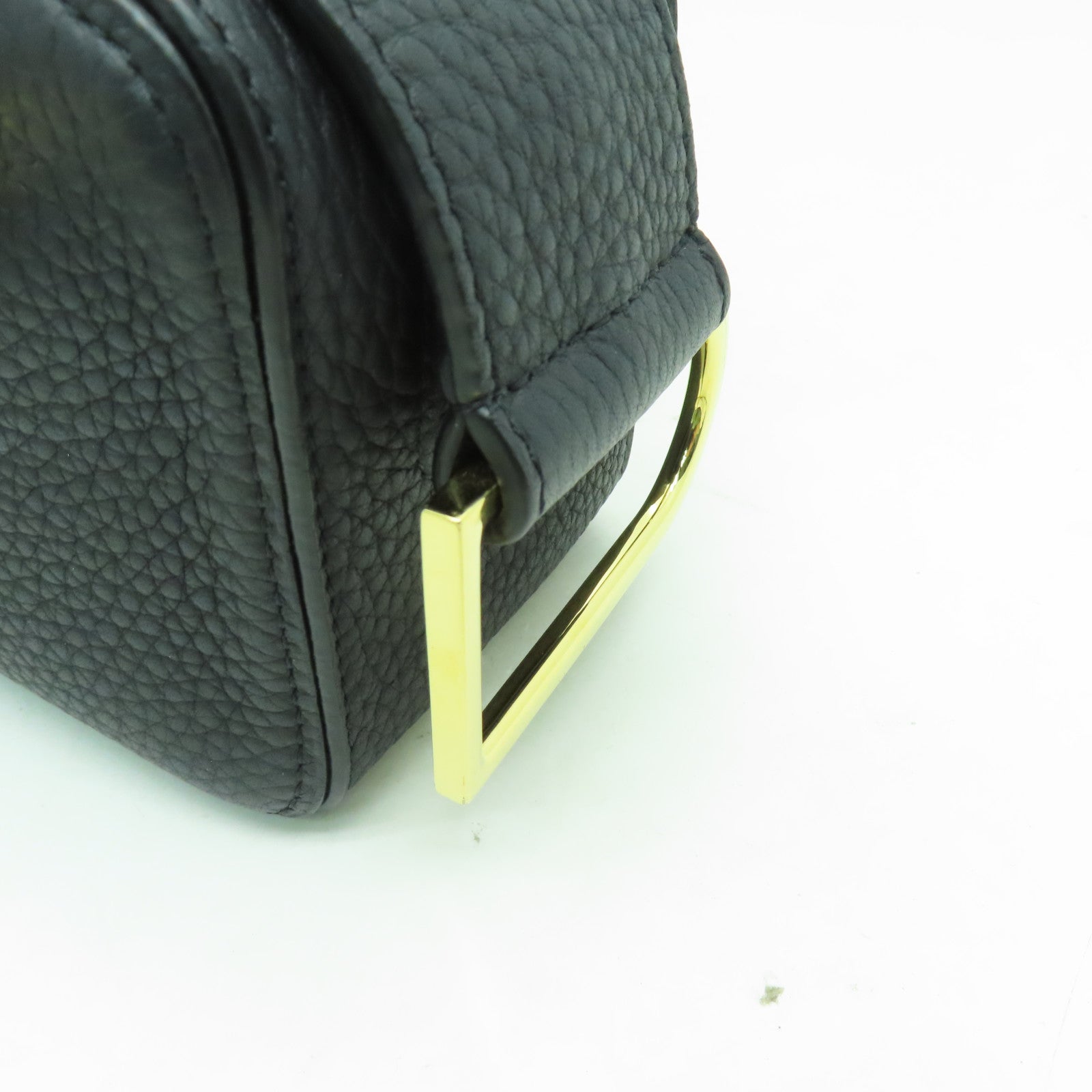 SELECTION Taurillon Soft皮革Cool Box Nano金扣手挽肩背兩用袋黑色
