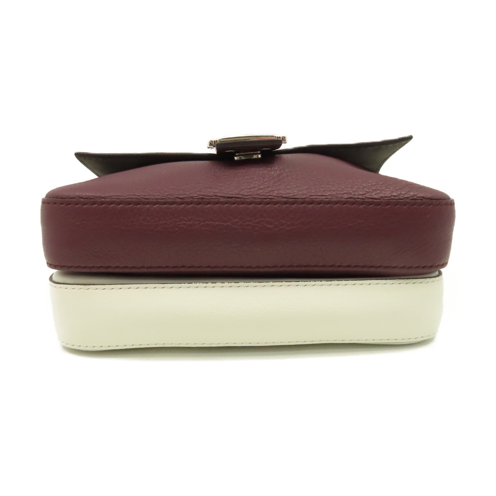 FENDI 牛皮皮革Dippia Micro Baguette Shoulder Bag鏈帶肩背袋酒紅色/米白色