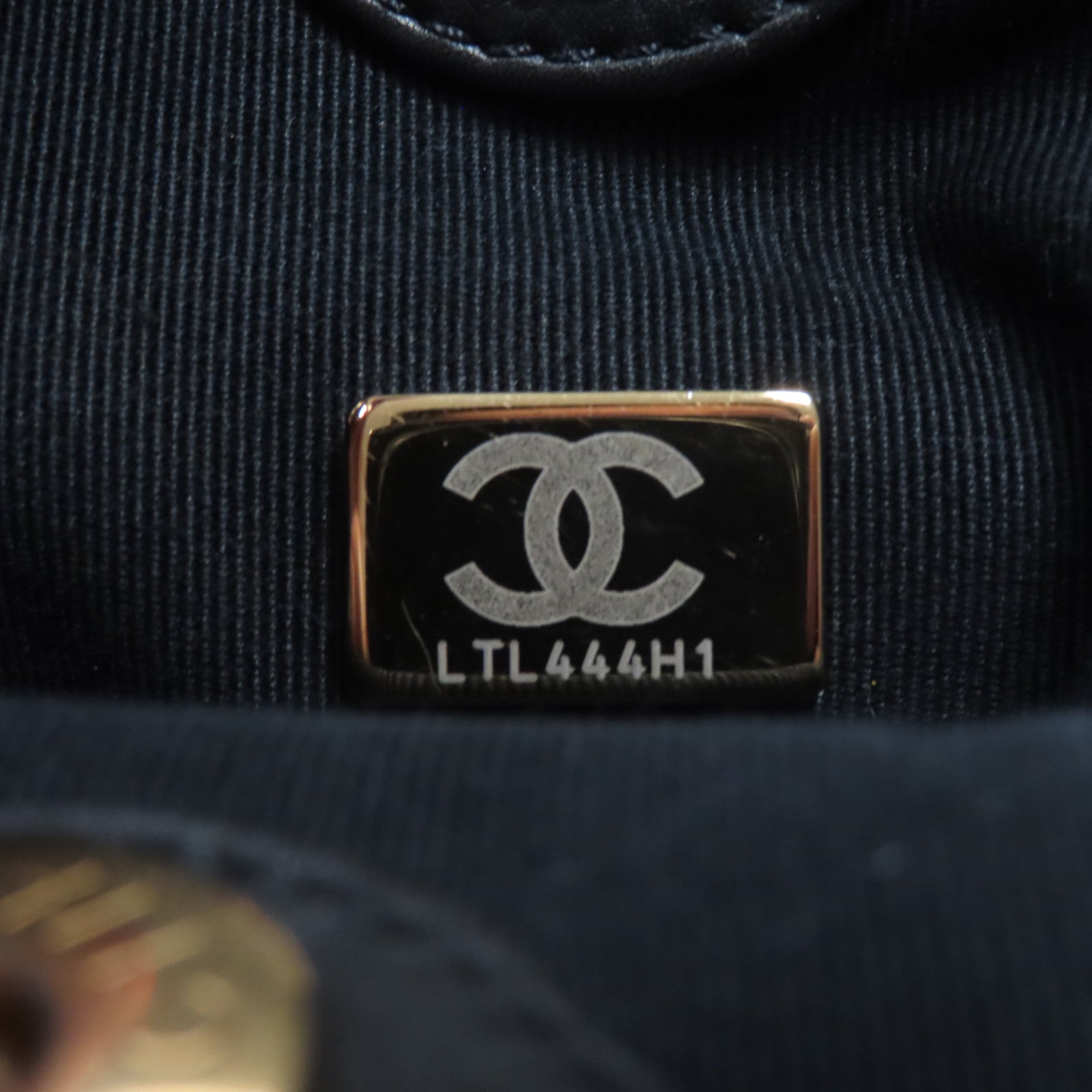 CHANEL 菱格牛皮皮革Chain Shoulder金扣鏈帶肩背袋黑色
