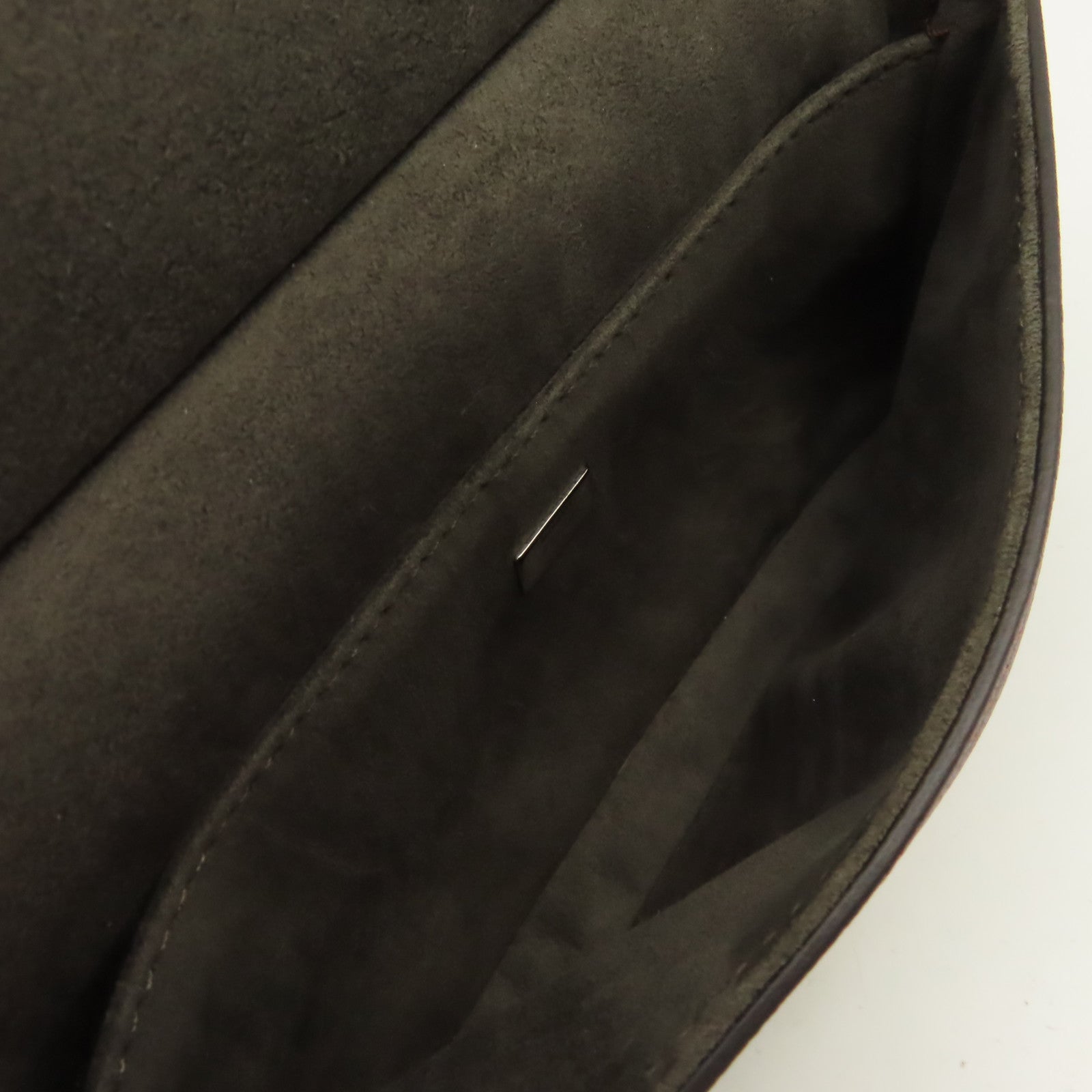 FENDI 牛皮皮革Dippia Micro Baguette Shoulder Bag鏈帶肩背袋酒紅色/米白色