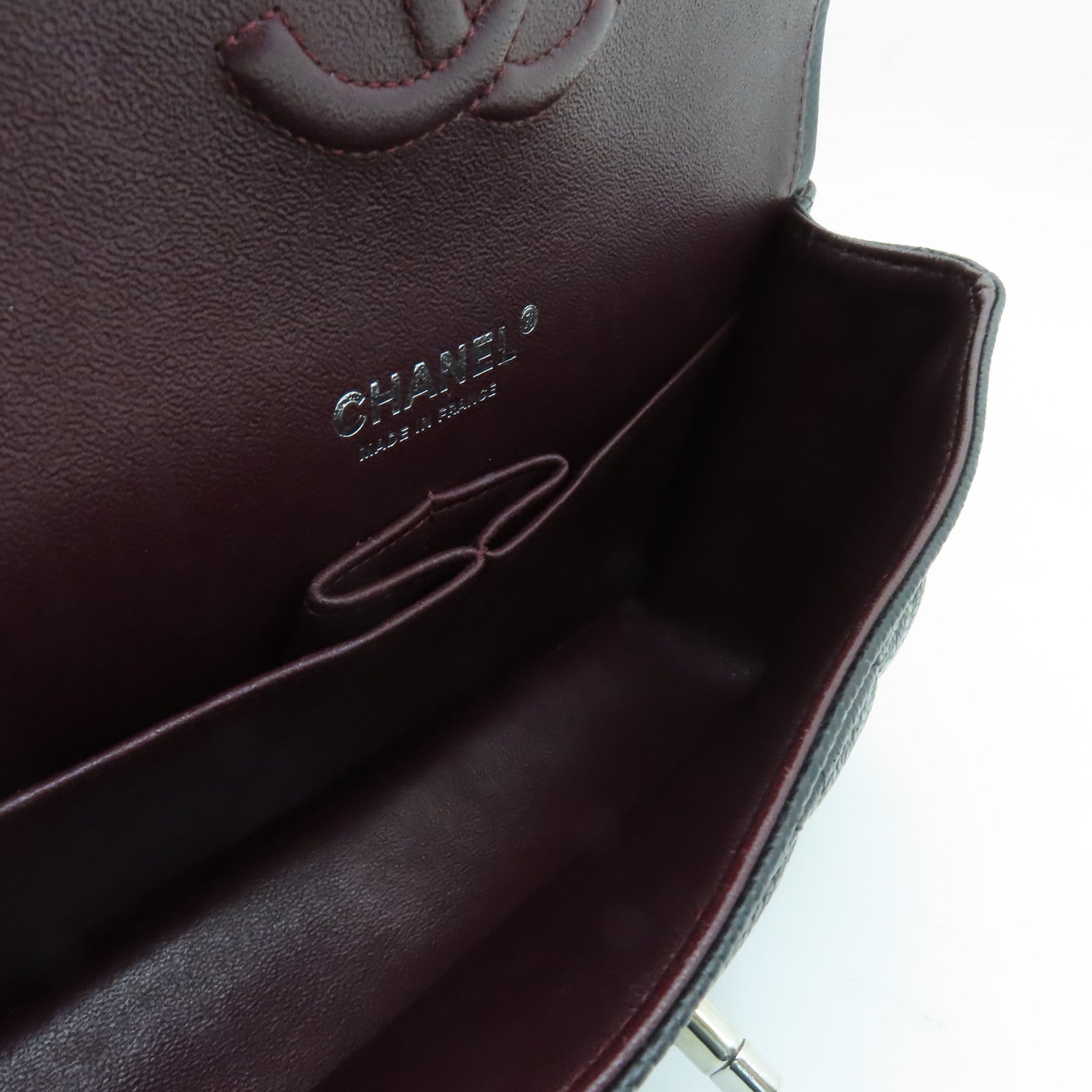 CHANEL 菱格Caviar皮革Classic 22銀扣鏈帶肩背袋黒色