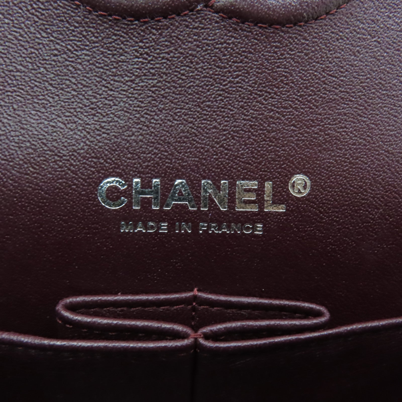 CHANEL 菱格Caviar皮革Classic 22銀扣鏈帶肩背袋黒色