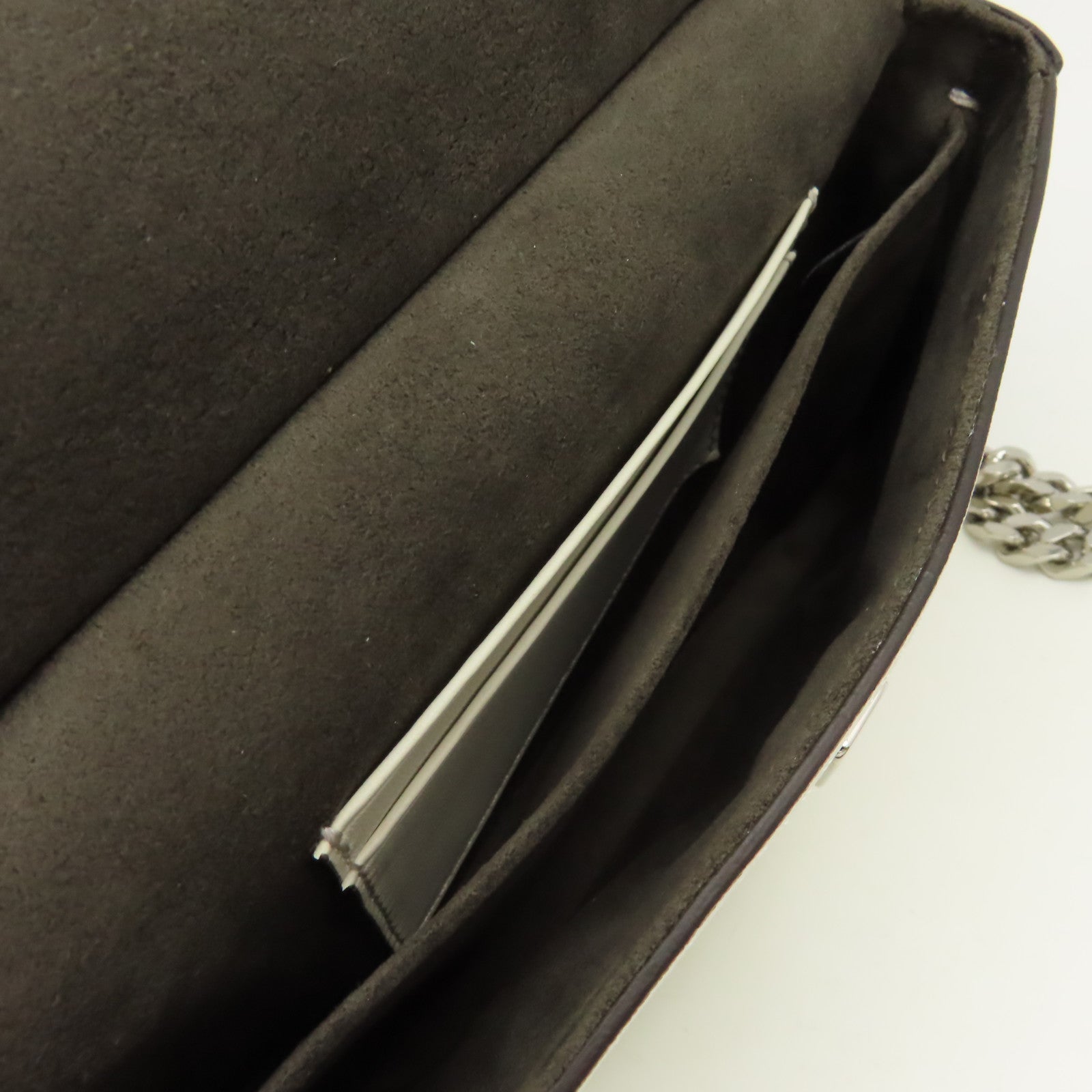 FENDI 牛皮皮革Dippia Micro Baguette Shoulder Bag鏈帶肩背袋酒紅色/米白色