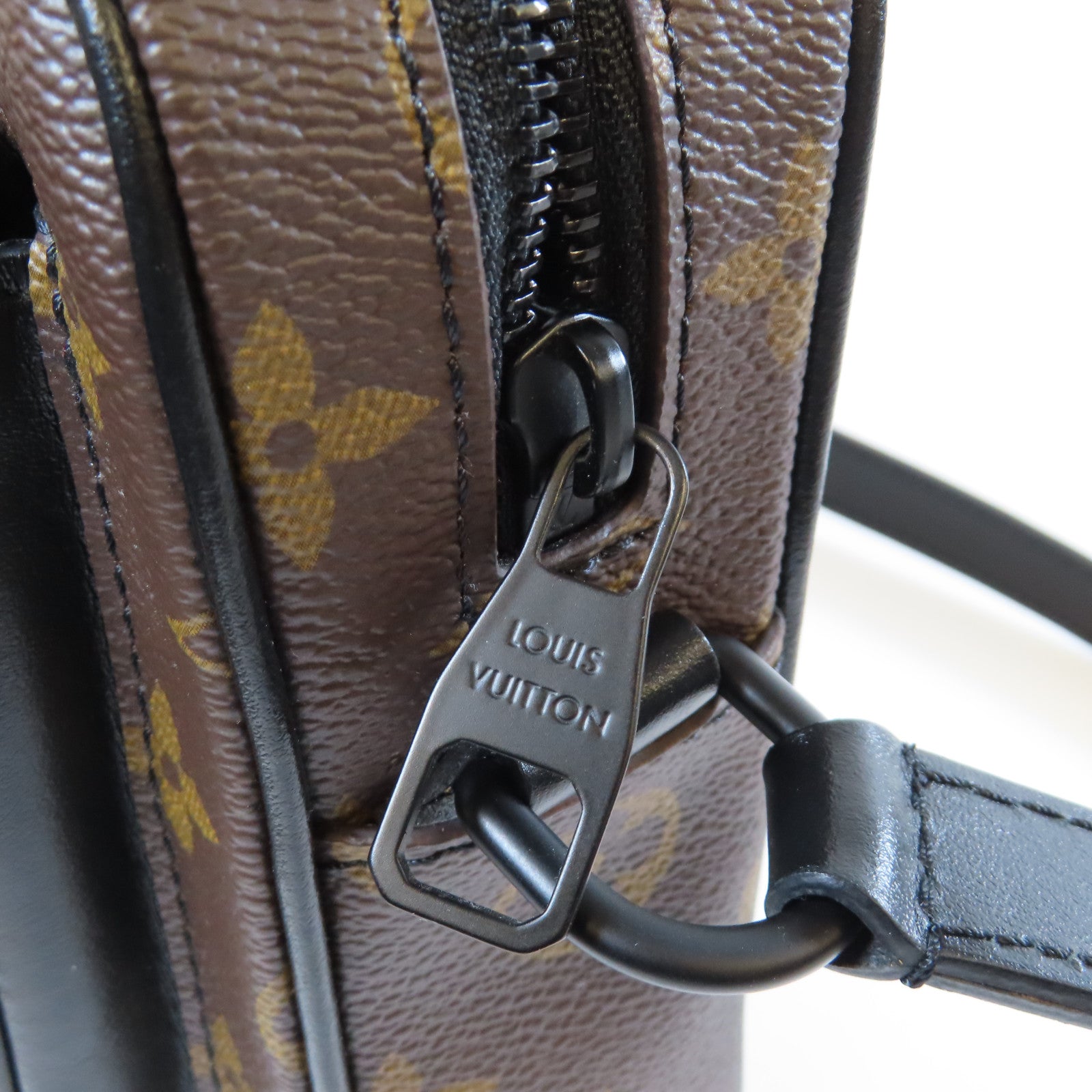 LOUIS VUITTON Monogram Macassar Christopher肩背袋啡色/黑色