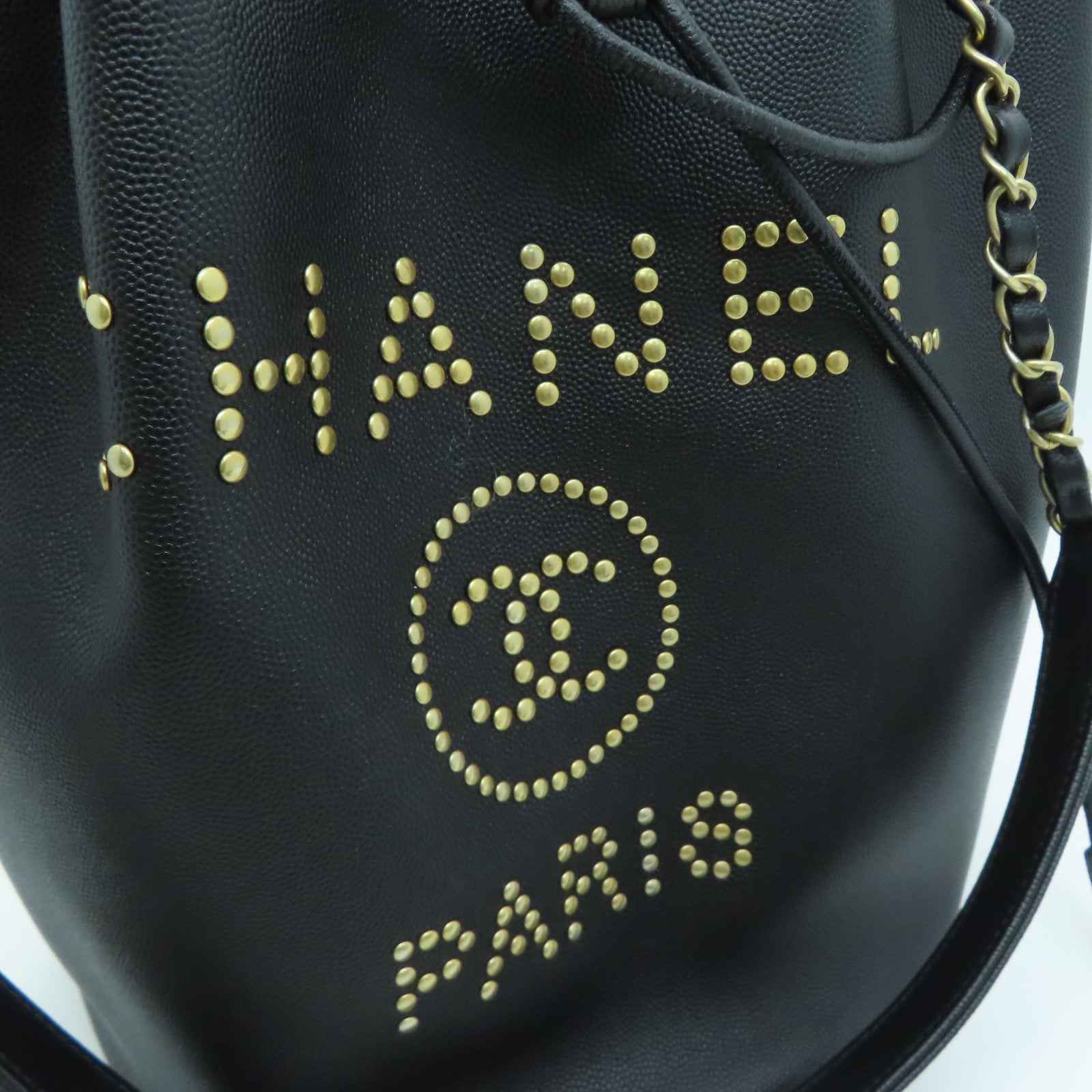 CHANEL Caviar皮革Drawstring Bucket Bag金扣链带肩背袋黑色