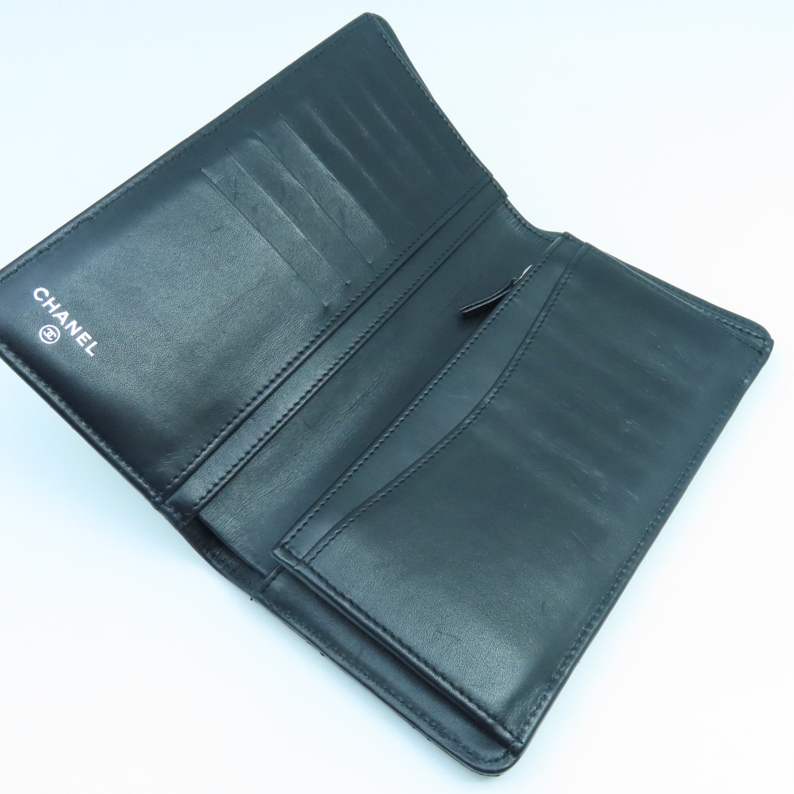 CHANEL diamond patent leather leather Long Wallet silver buckle long wallet black