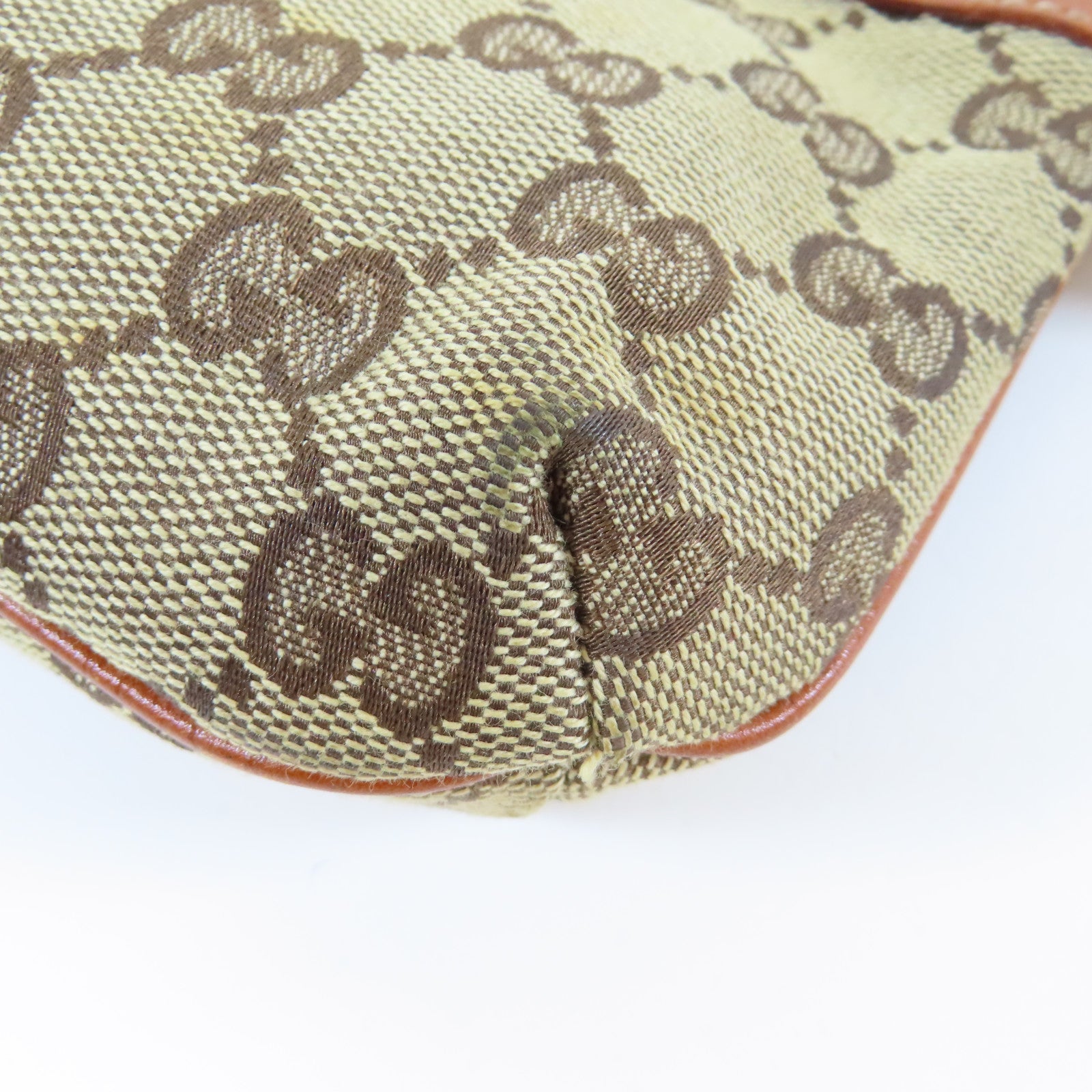 GUCCI 帆布Pouch金扣手拿包啡色