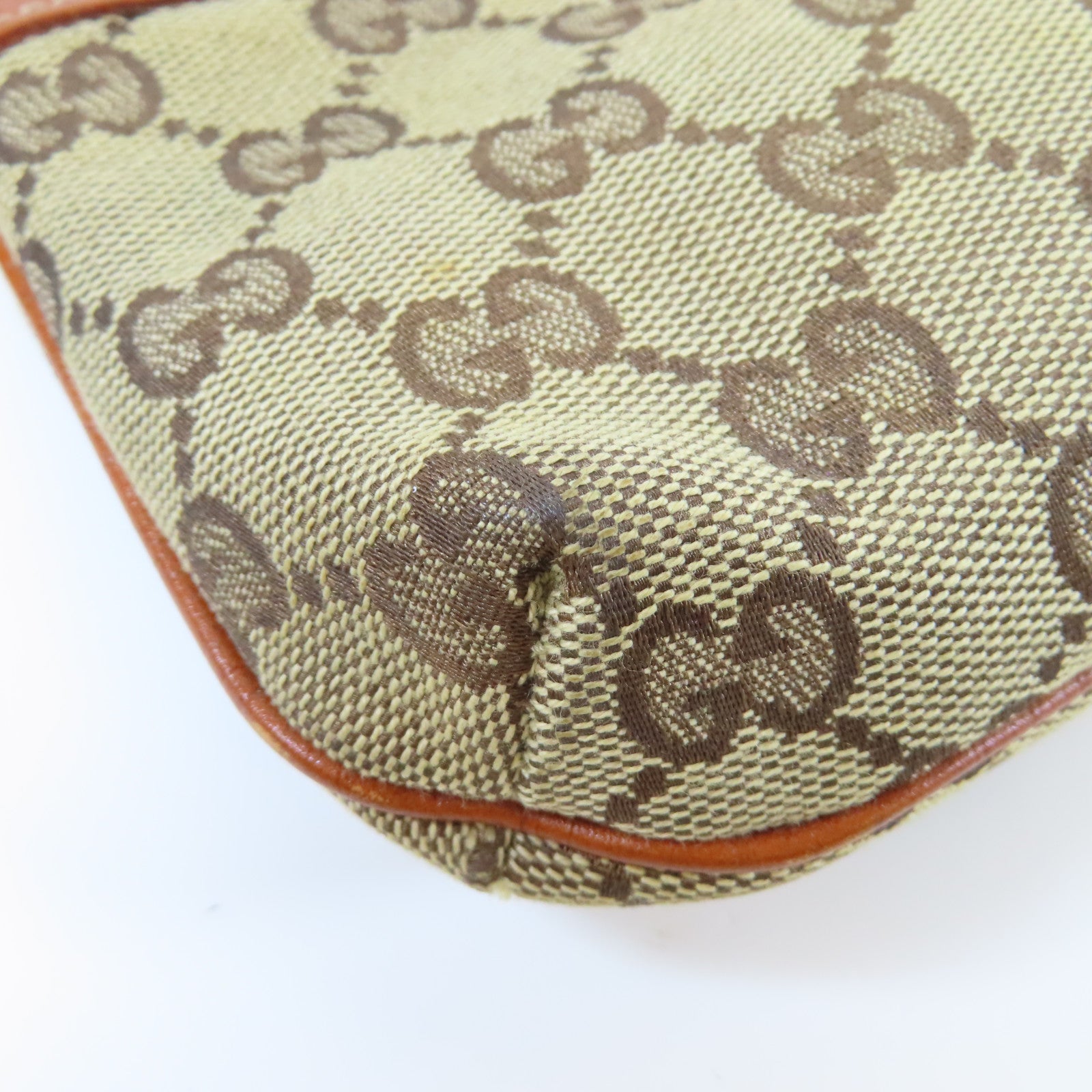 GUCCI 帆布Pouch金扣手拿包啡色