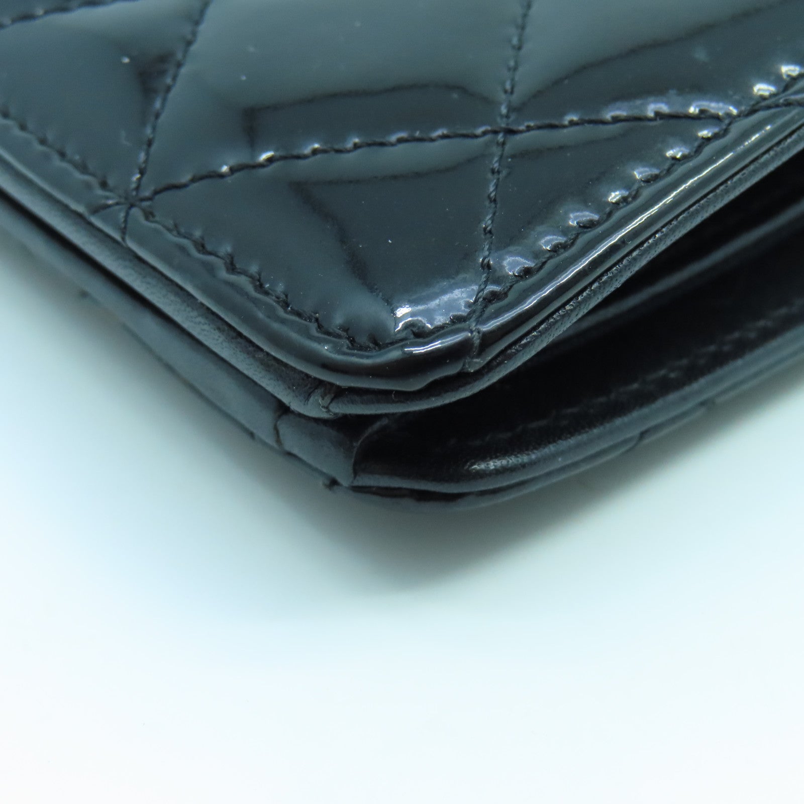 CHANEL diamond patent leather leather Long Wallet silver buckle long wallet black