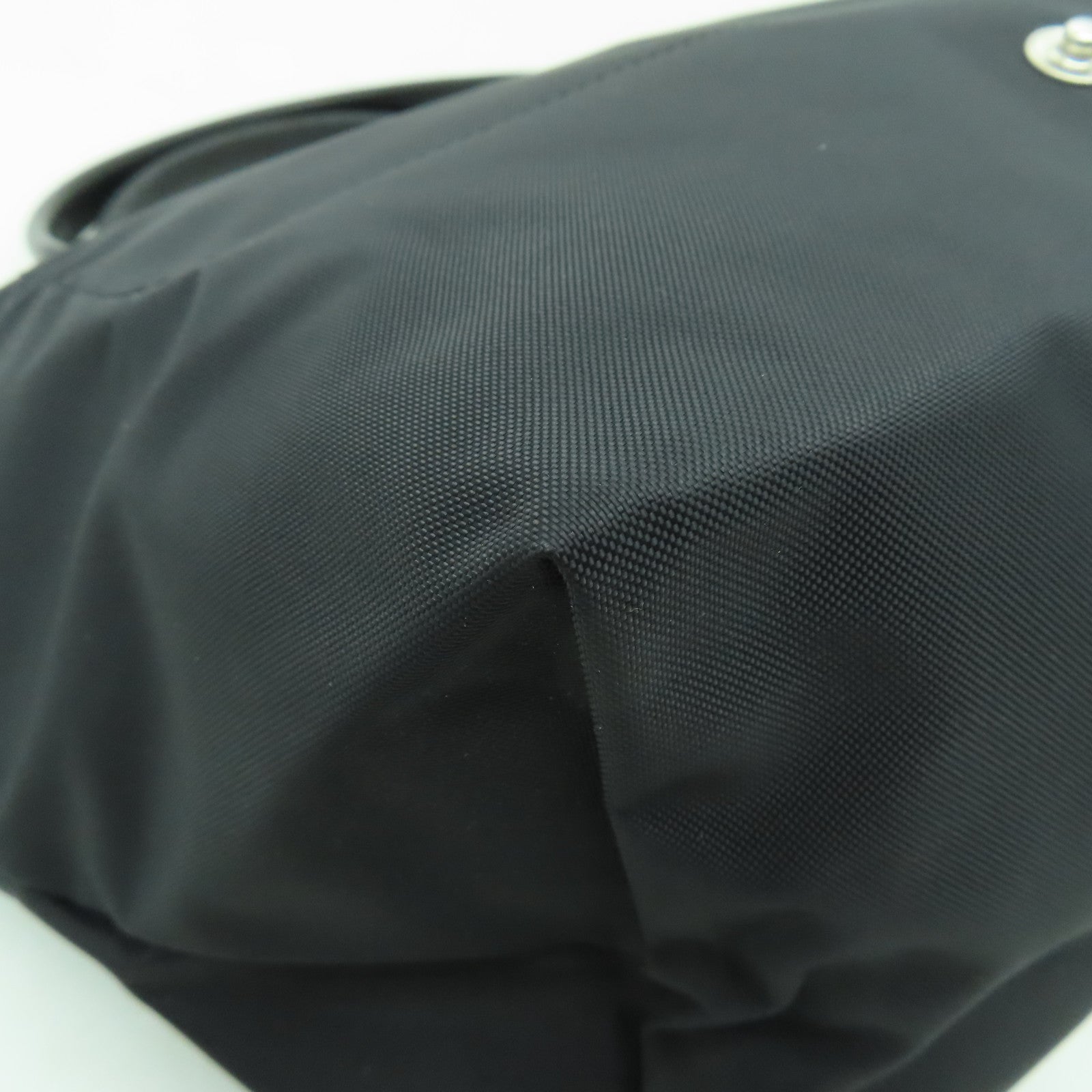 Longchamp 尼龍Handbag銀扣手挽袋黑色