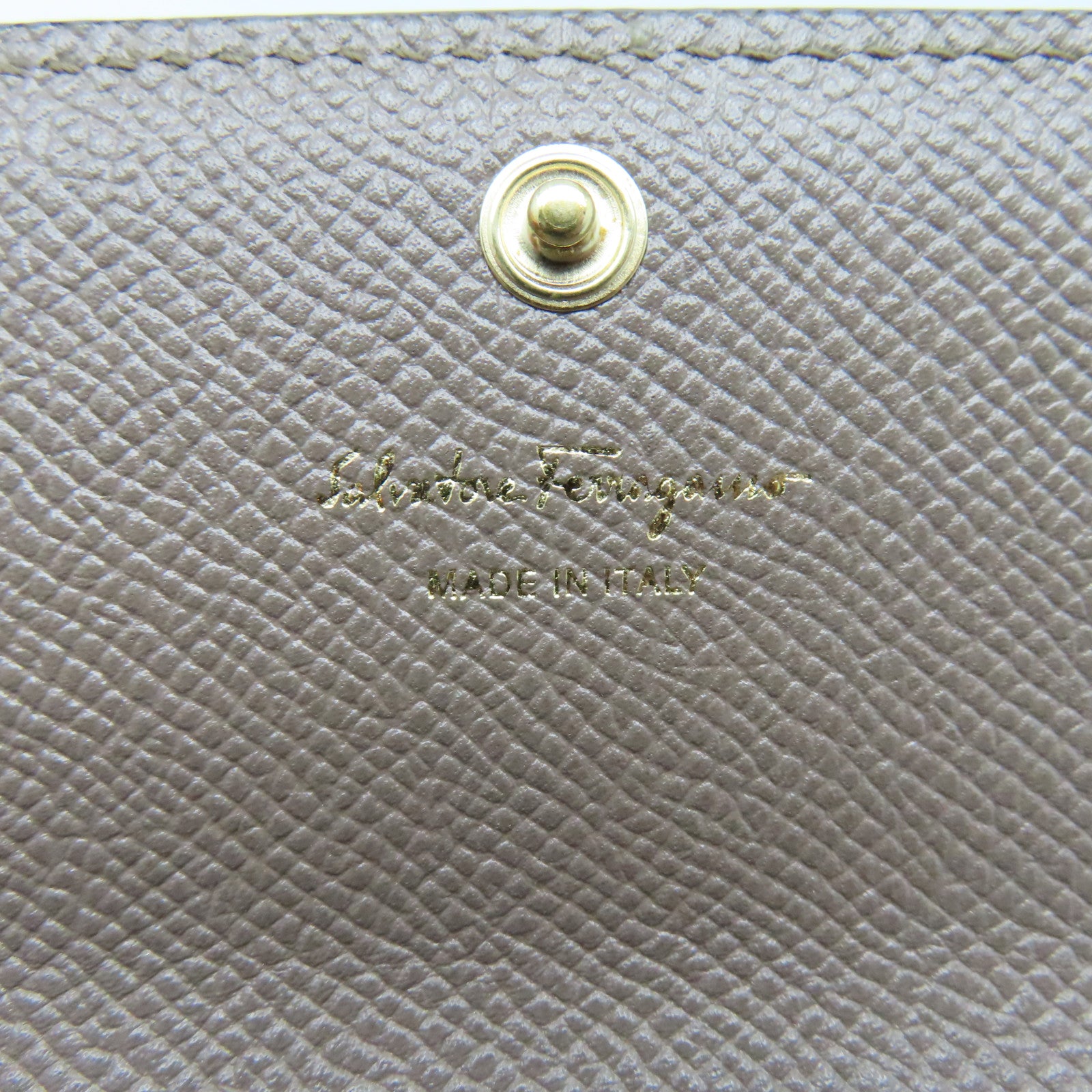 Salvatore Ferragamo 牛皮皮革Card Case金扣卡片套褐色