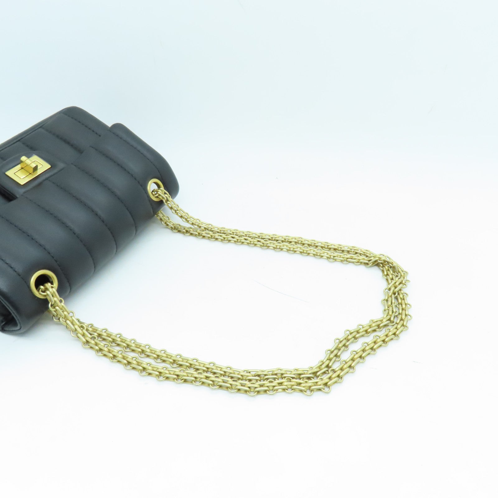 CHANEL 牛皮皮革Mini Chanel 2.55金扣鏈帶肩背袋黑色