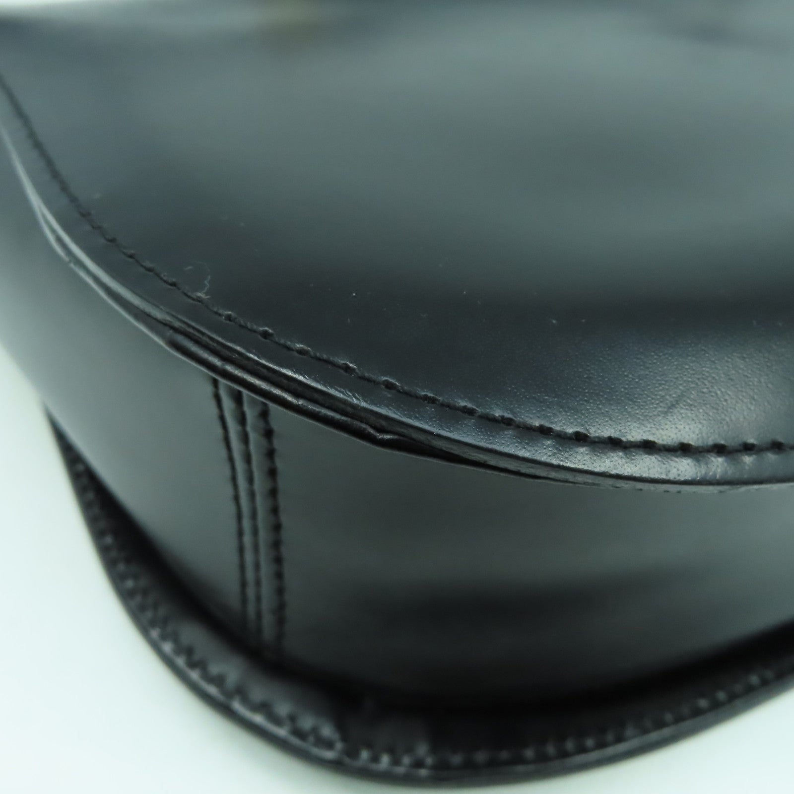BURBERRY 牛皮皮革Shoulder Bag金扣肩背袋黑色
