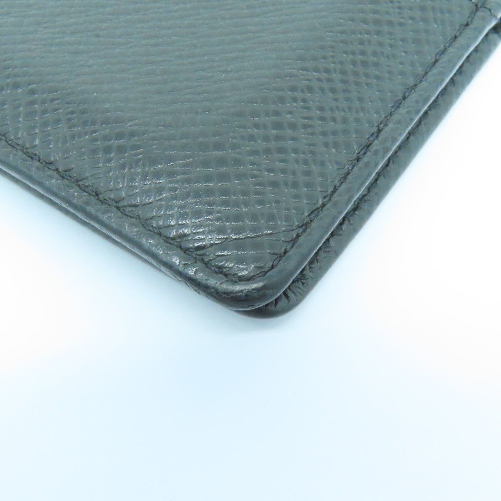 LOUIS VUITTON Taiga Card Case卡片套黑色