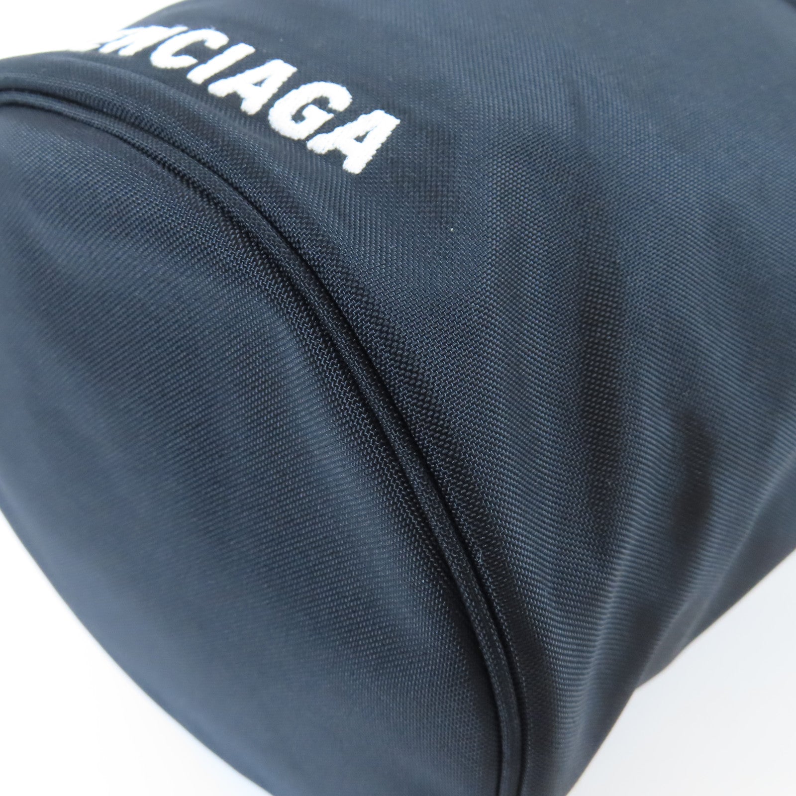 BALENCIAGA 尼龍Wheel Bucket銀扣手挽肩背兩用袋黑色