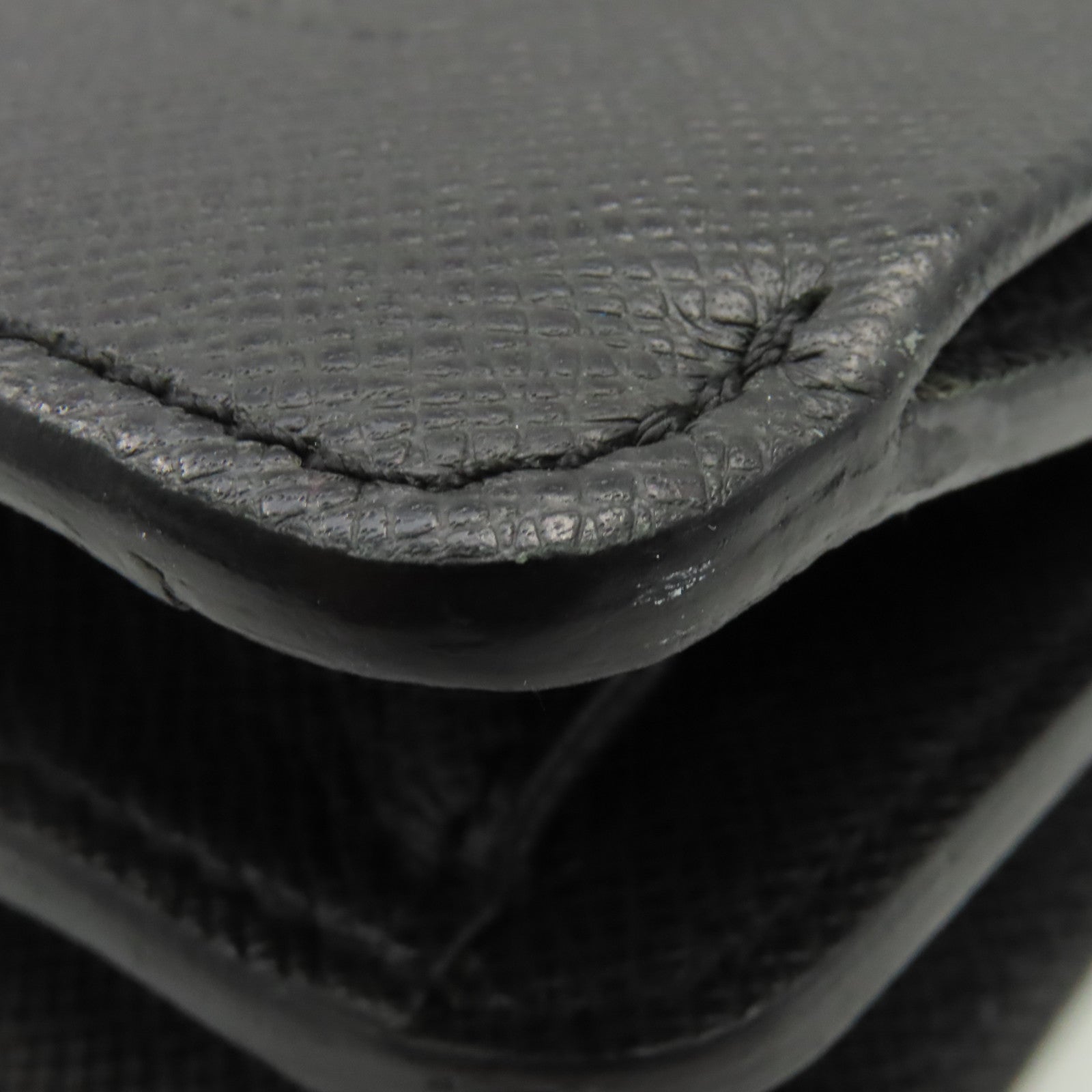 LOUIS VUITTON Taiga Robusto 2 Business Bag銀扣公事袋黑色